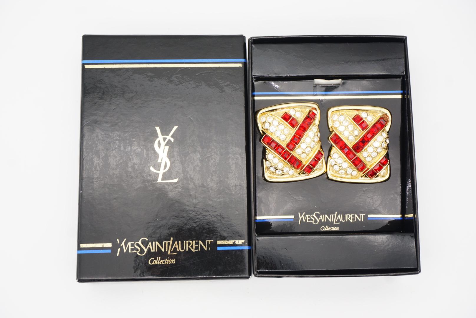 Yves Saint Laurent Boucles d'oreilles or Vintage Massive Rectangle Rubis Cristal Clips en vente 2