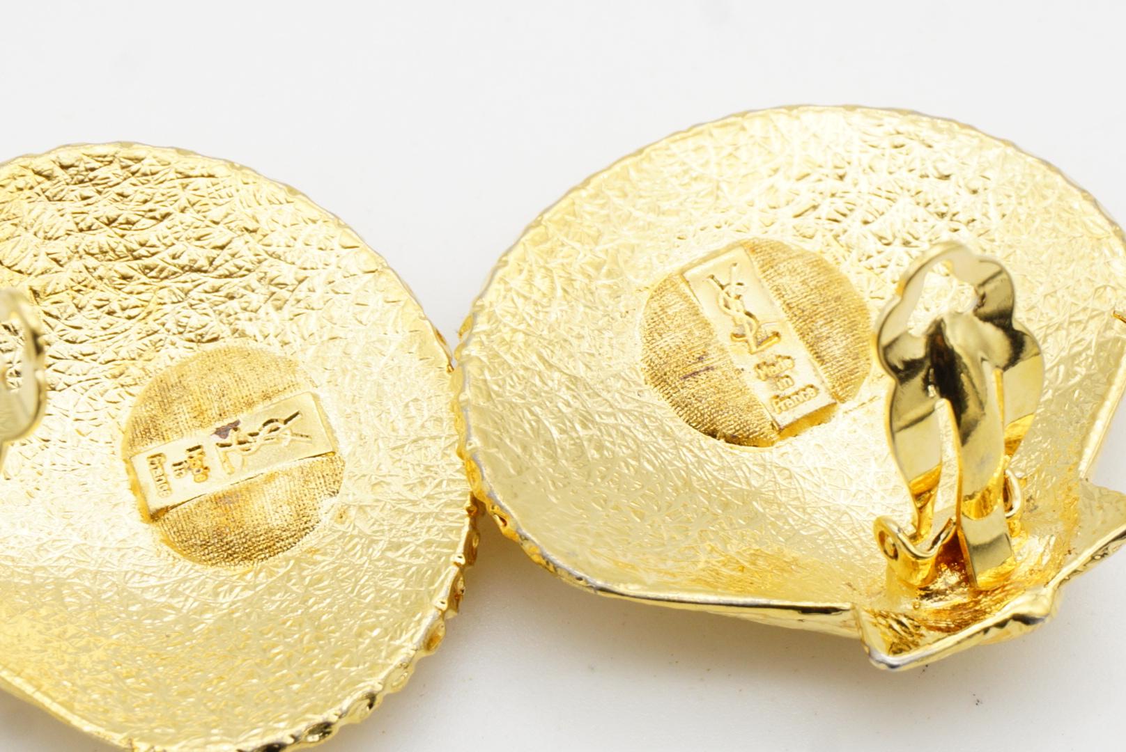 Yves Saint Laurent YSL Pendientes de clip de concha grande con textura masiva vintage en venta 10