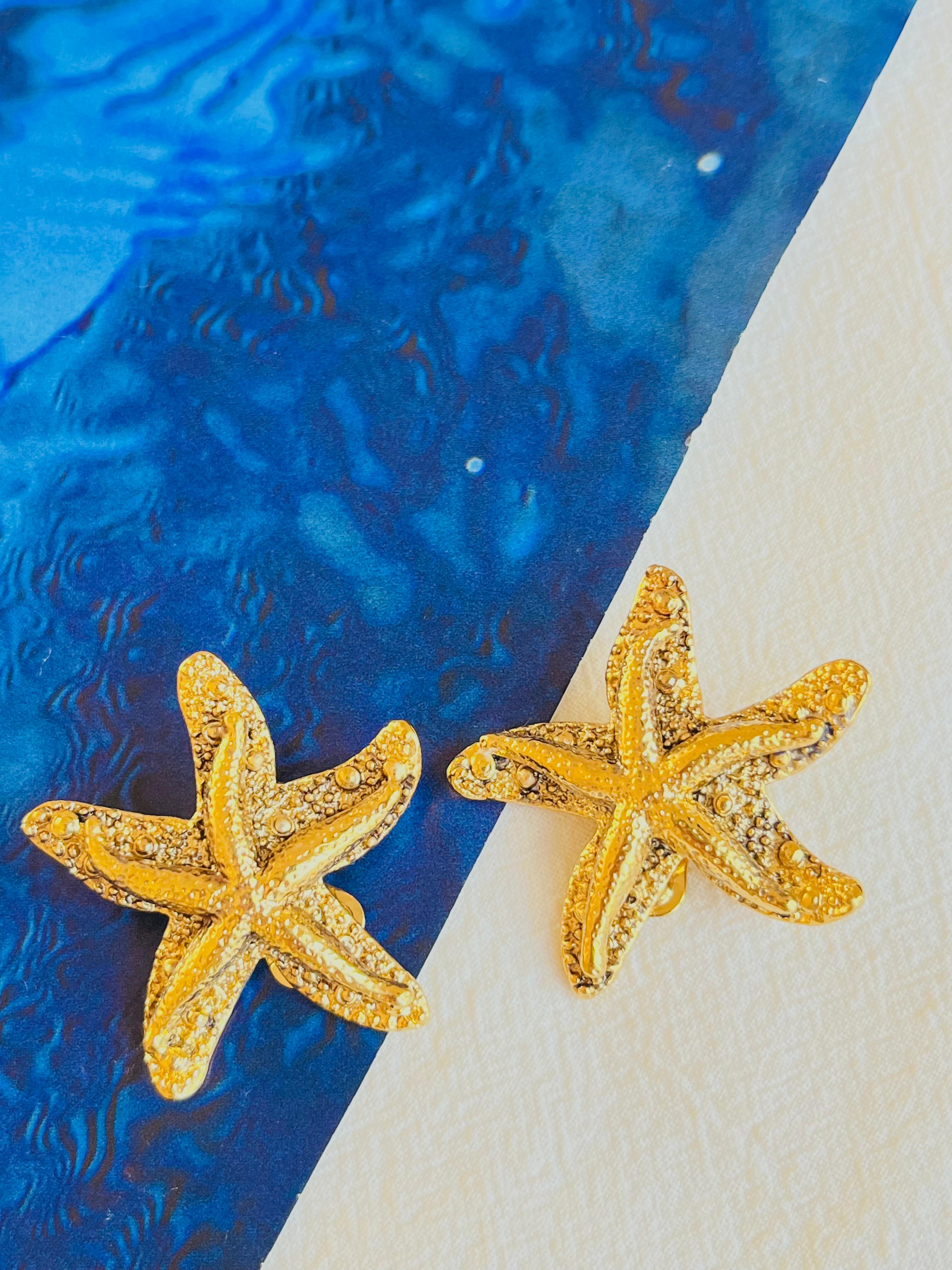 Belle Époque Yves Saint Laurent YSL Vintage Massive Textured Vivid Starfishes Clip Earrings For Sale