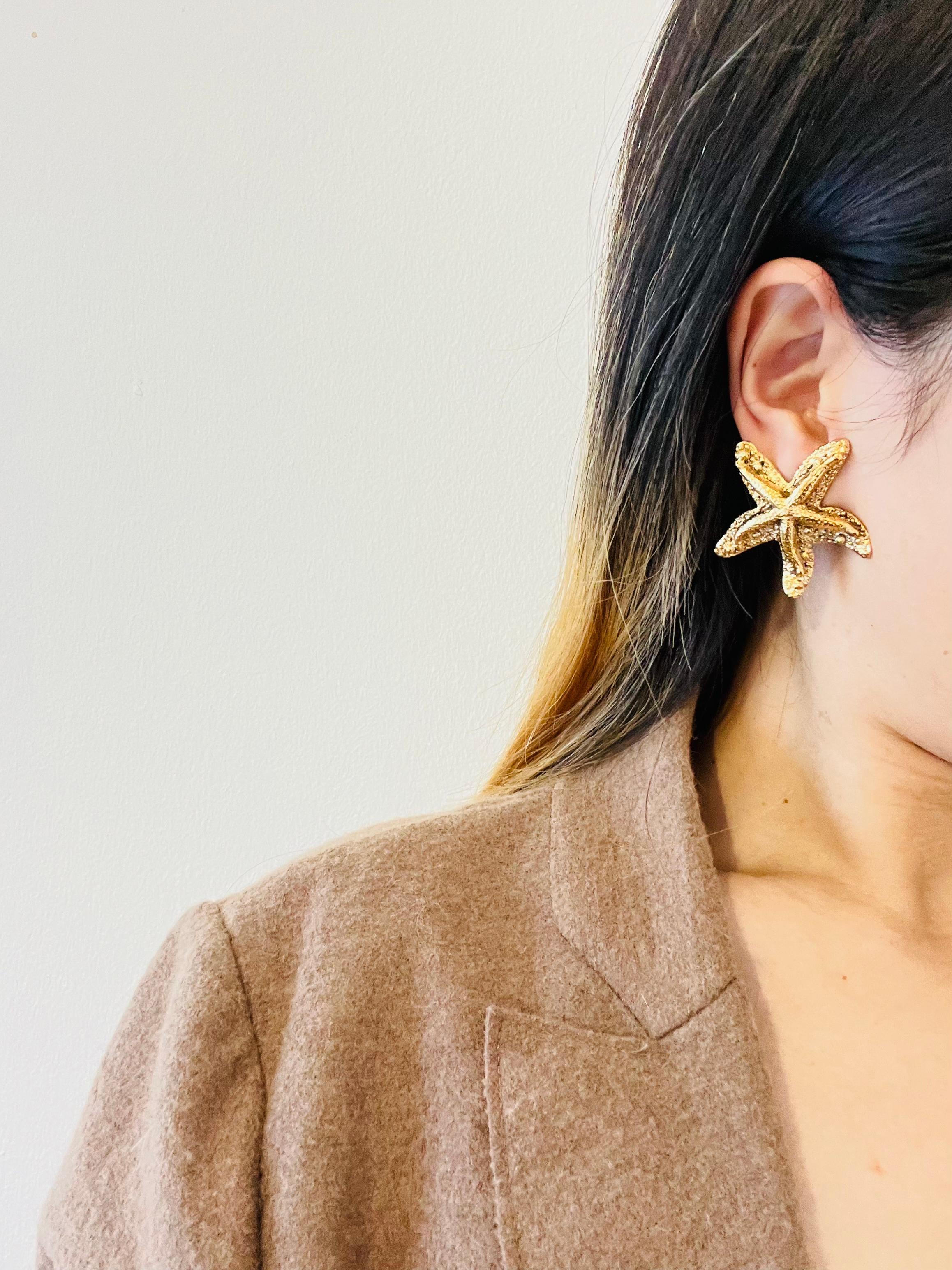 Yves Saint Laurent YSL Vintage Massive Textured Vivid Starfishes Clip Earrings For Sale 3