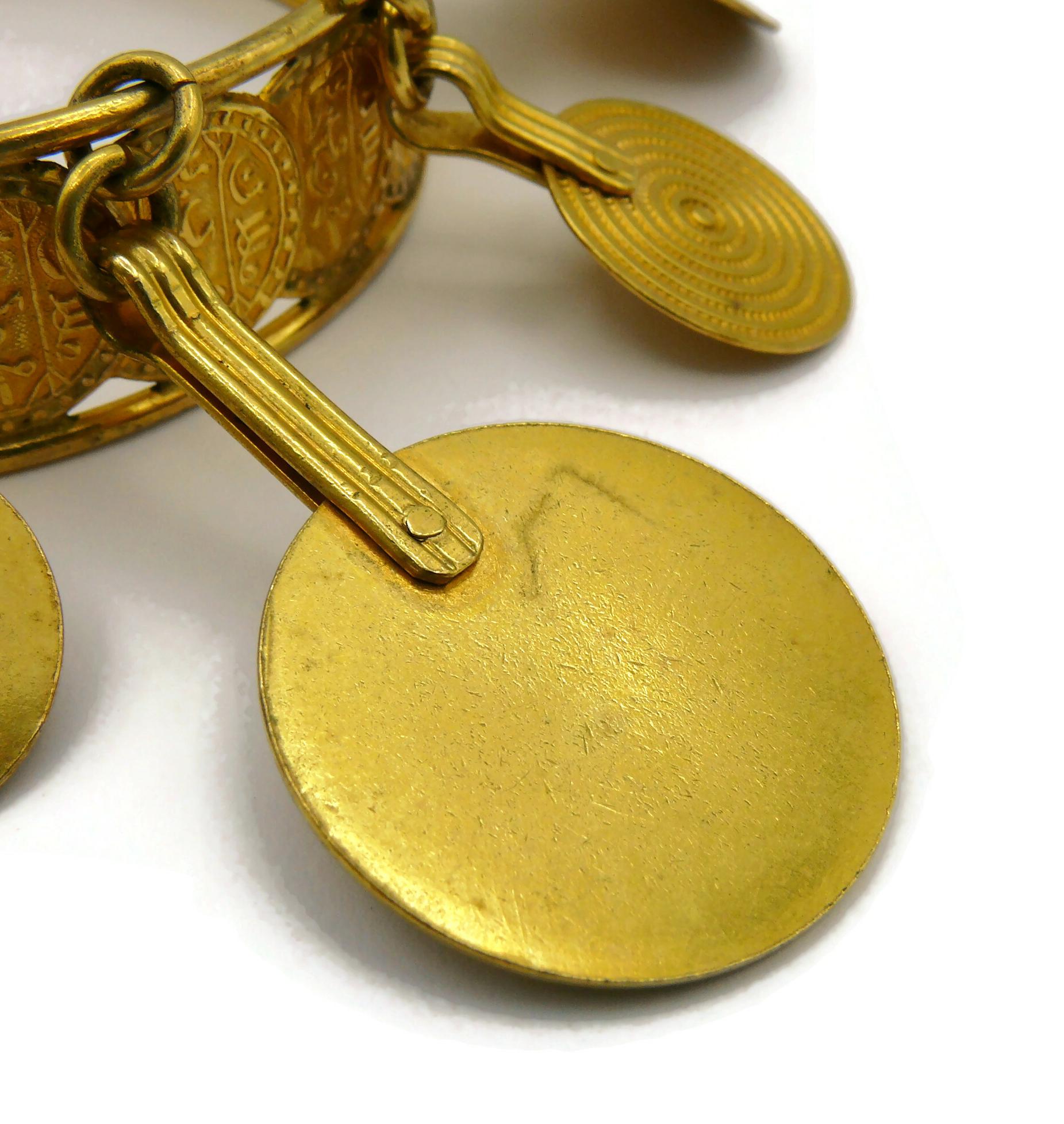 YVES SAINT LAURENT Bracelet jonc vintage à breloques médailles YSL en vente 14