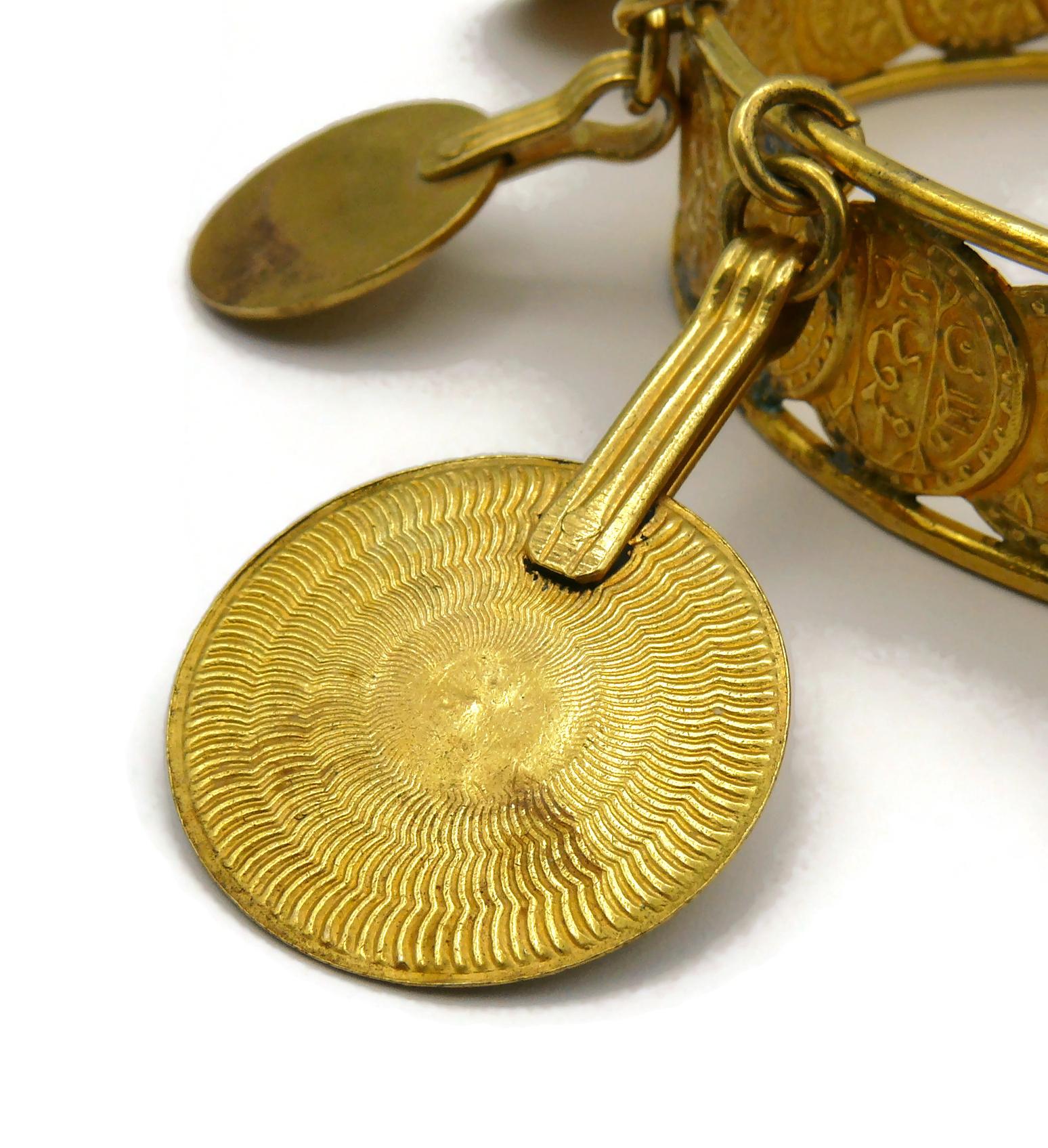 YVES SAINT LAURENT Bracelet jonc vintage à breloques médailles YSL en vente 15