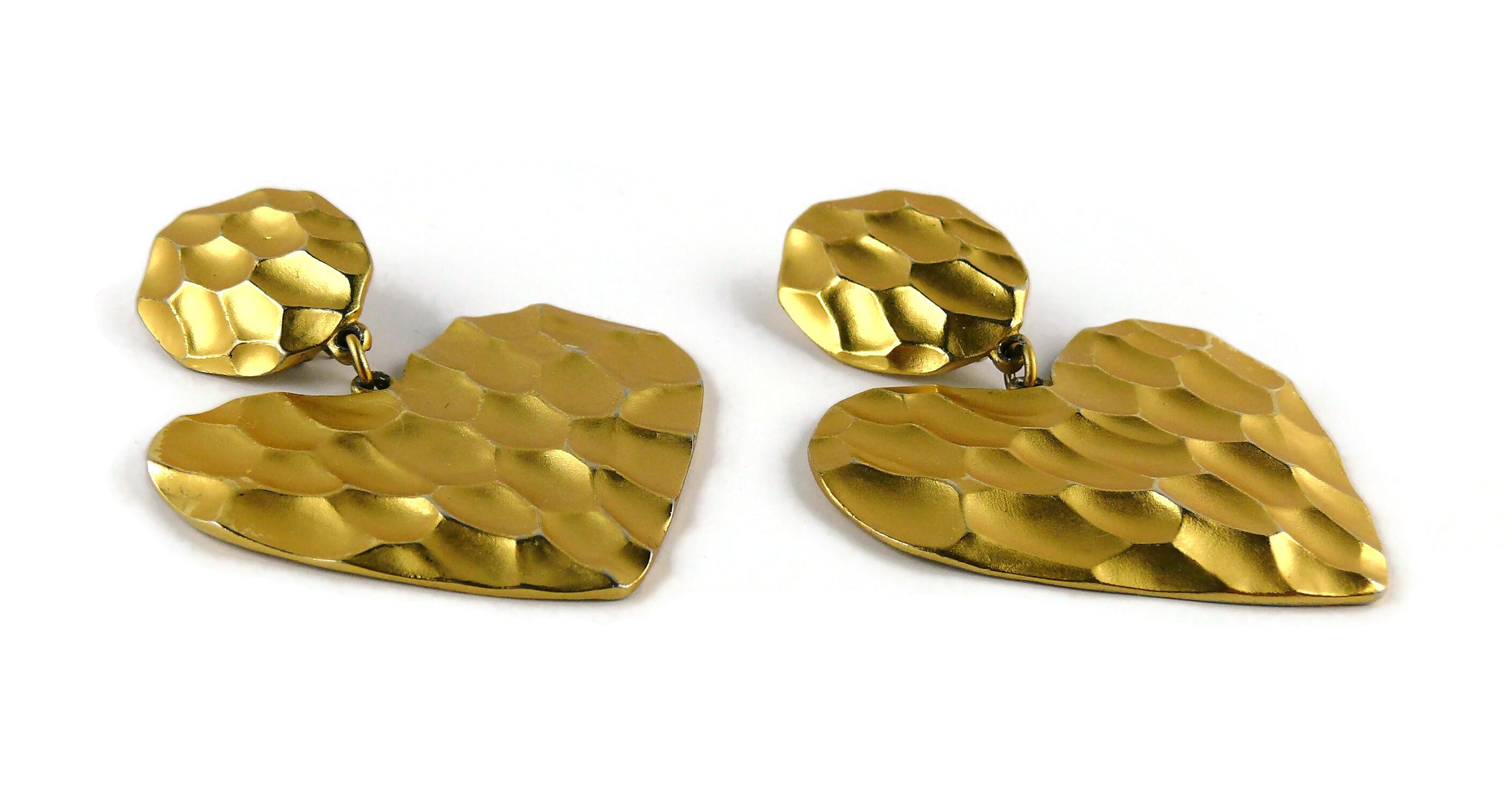 Yves Saint Laurent YSL Vintage Oversized Hammered Heart Dangling Earrings In Fair Condition For Sale In Nice, FR