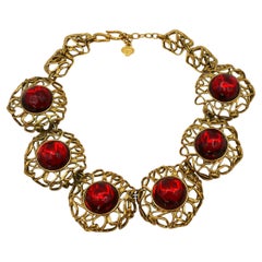 YVES SAINT LAURENT Collier vintage cabochons de résine rouge YSL