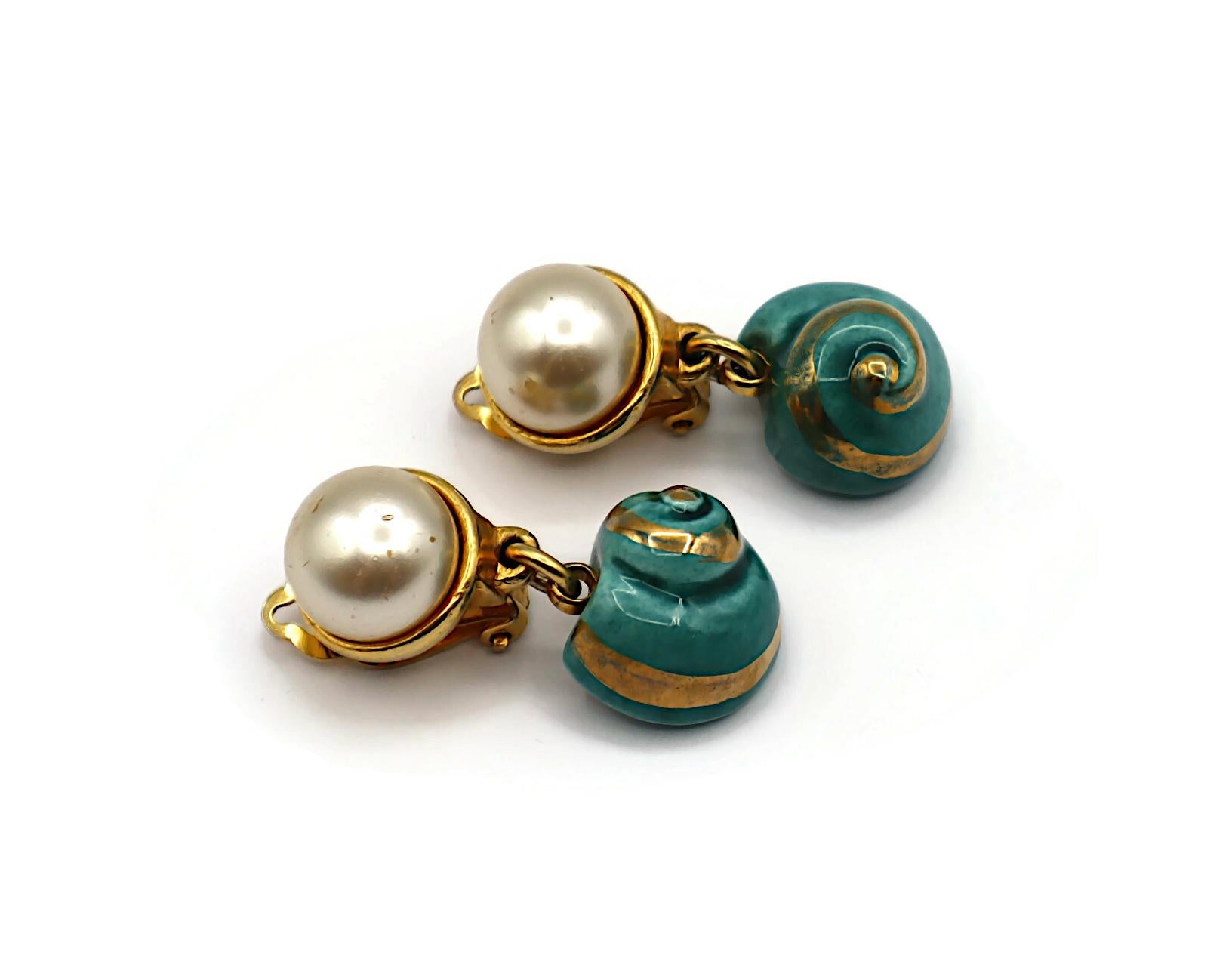 YVES SAINT LAURENT YSL Vintage Seashell & Pearl Dangle Earrings In Fair Condition For Sale In Nice, FR