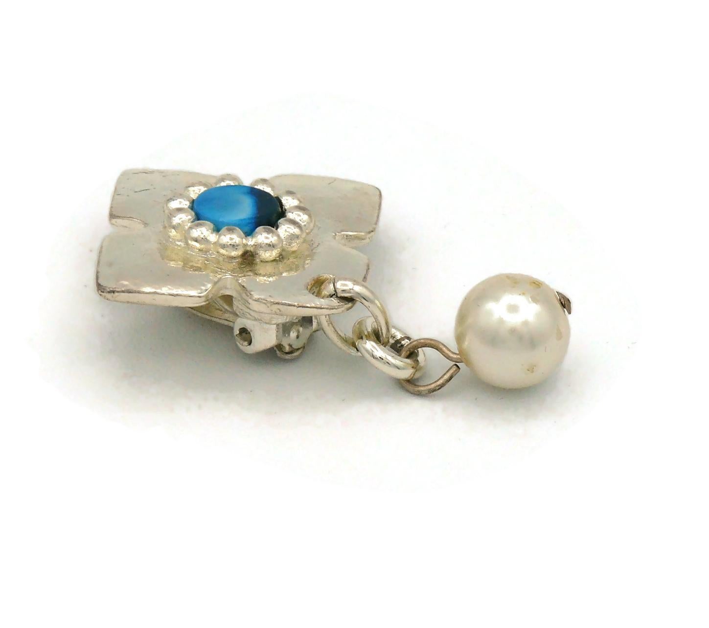 YVES SAINT LAURENT YSL Vintage Silberfarbene und perlenbesetzte Ohrringe im Angebot 6