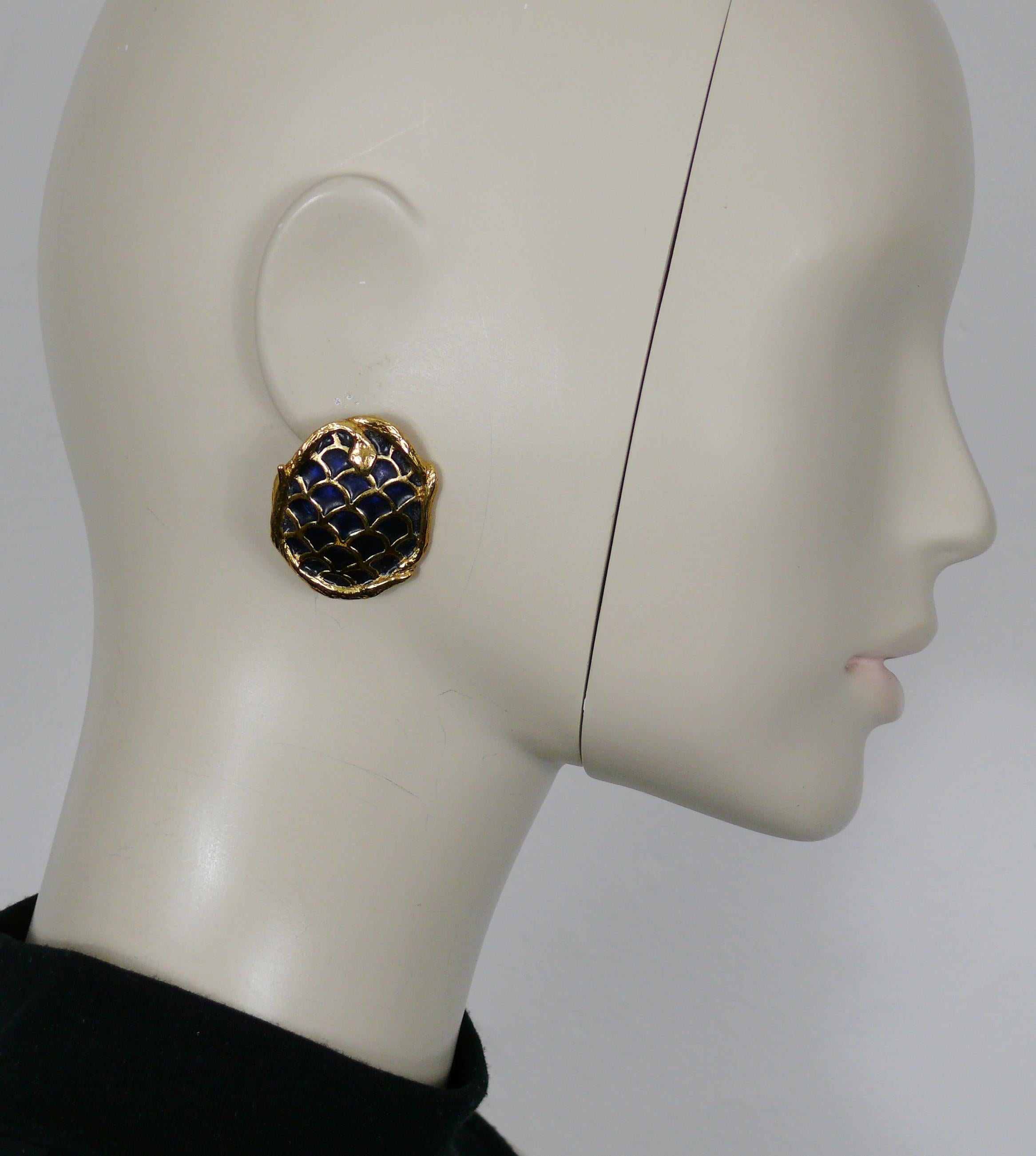 YVES SAINT LAURENT vintage gold tone clip-on earrings featuring a blue enamel scale design adorned with coiled snake/serpent.

Embossed YSL Made in France.

Indicative measurements : max. height approx. 3.5 cm (1.38 inches) / max. width approx. 2.9