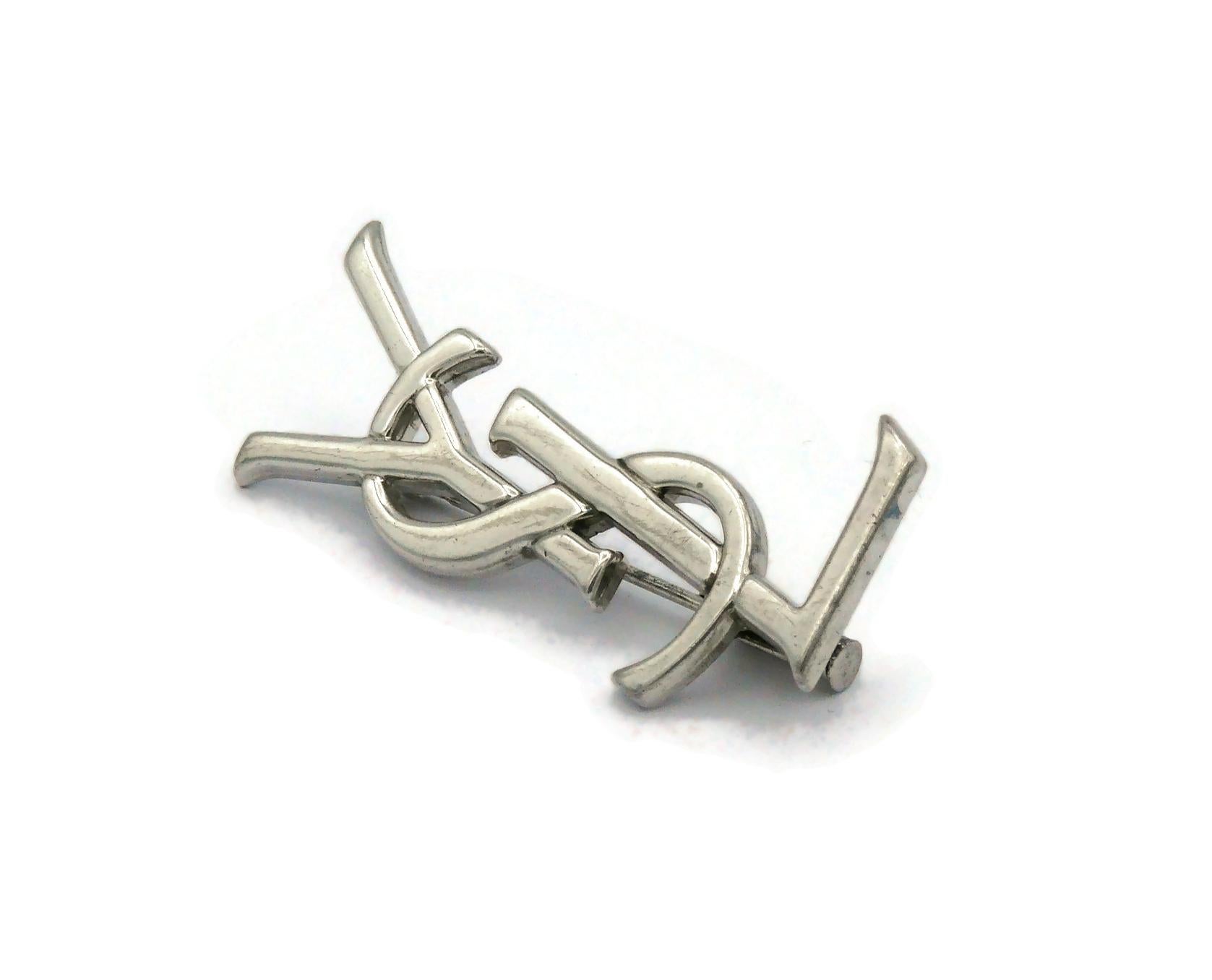 YVES SAINT LAURENT ( attribuée à) broche logo vintage en argent sterling Bon état à Nice, FR