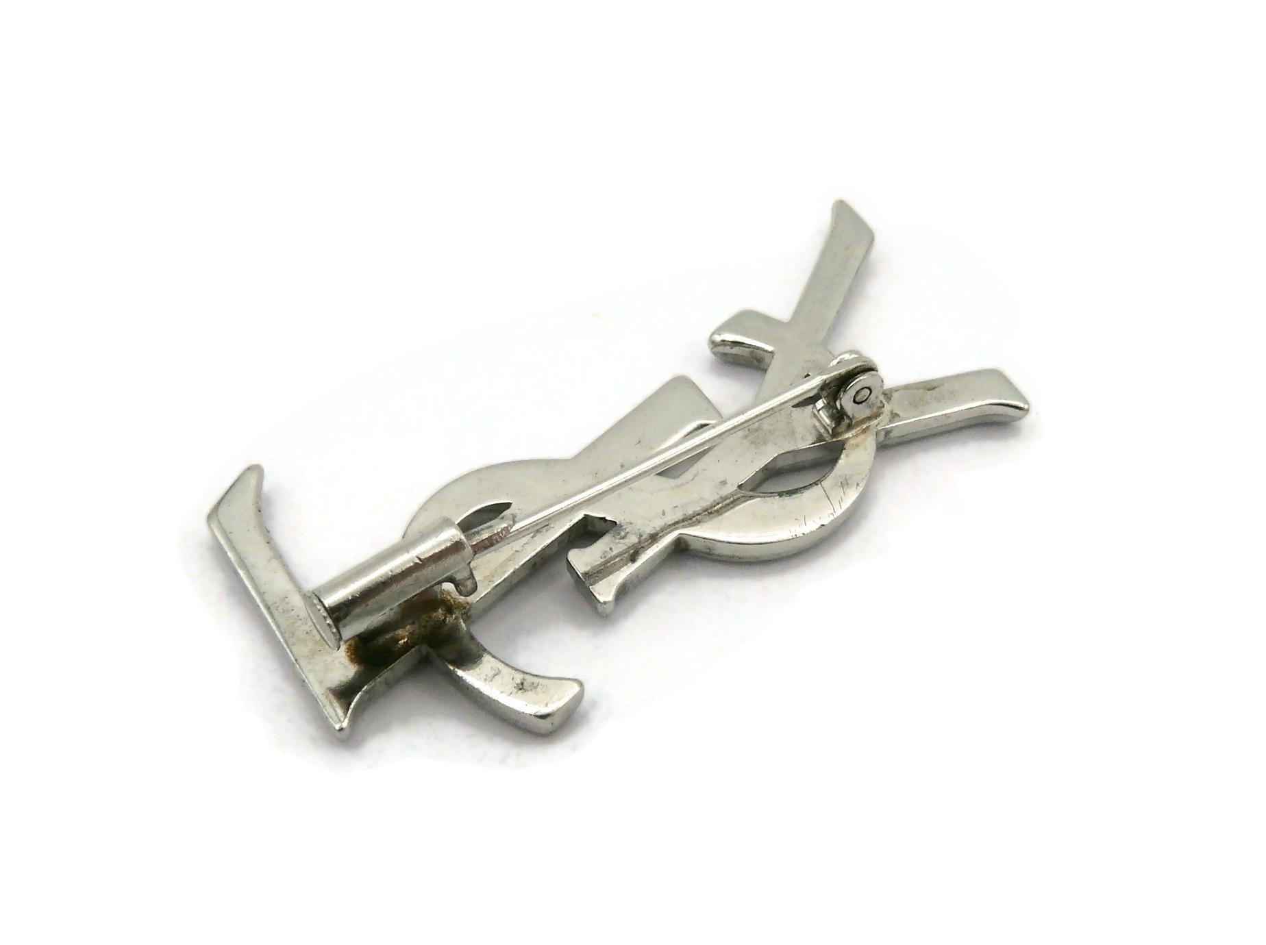 YVES SAINT LAURENT YSL Vintage Sterling Silver Logo Brooch In Good Condition For Sale In Nice, FR