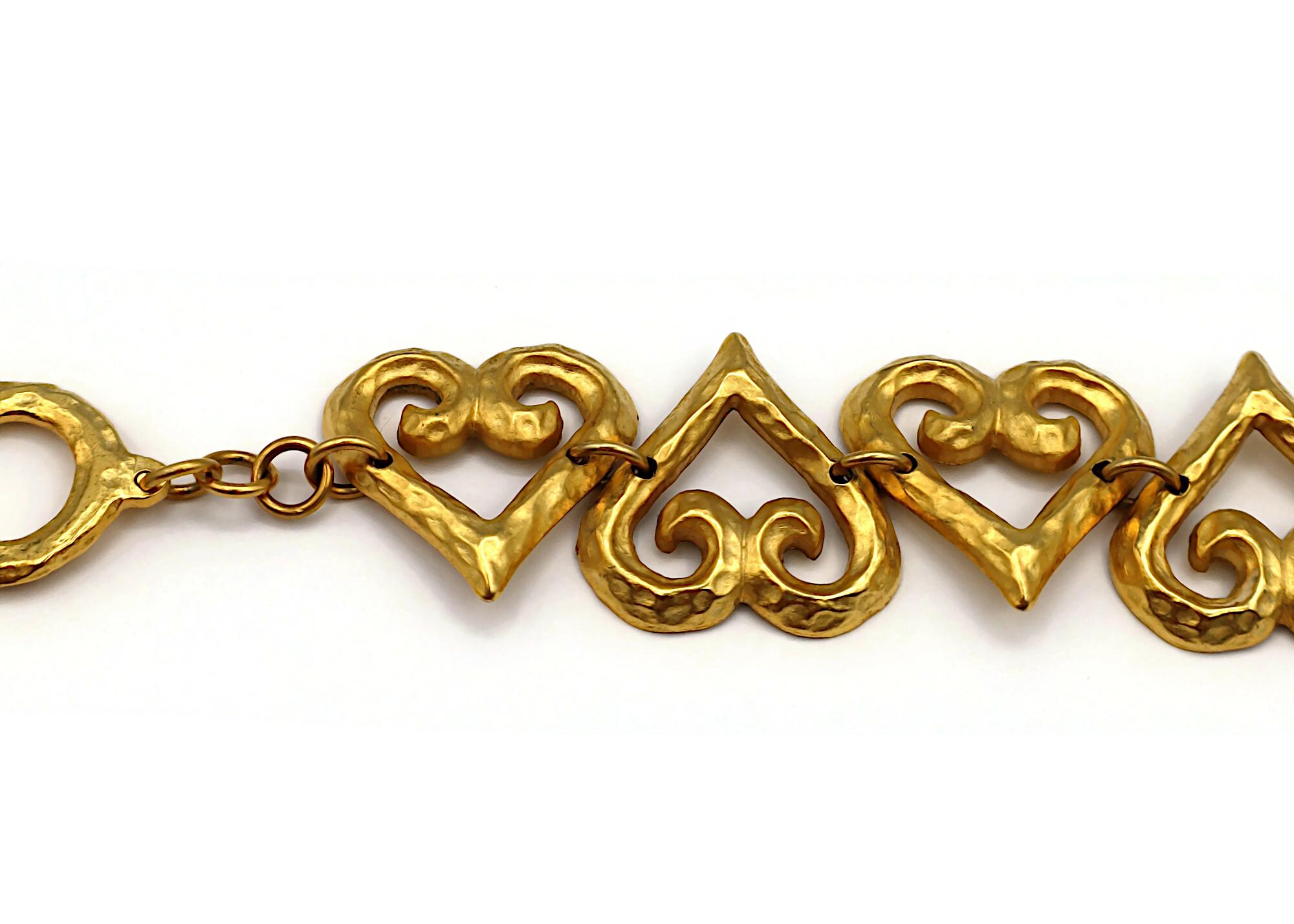 YVES SAINT LAURENT YSL Bracciale a cuore d'epoca con trama in tonalità oro in vendita 3