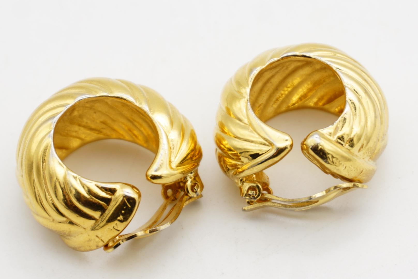 Yves Saint Laurent YSL Pendientes redondos de concha de trigo con textura vintage en venta 6