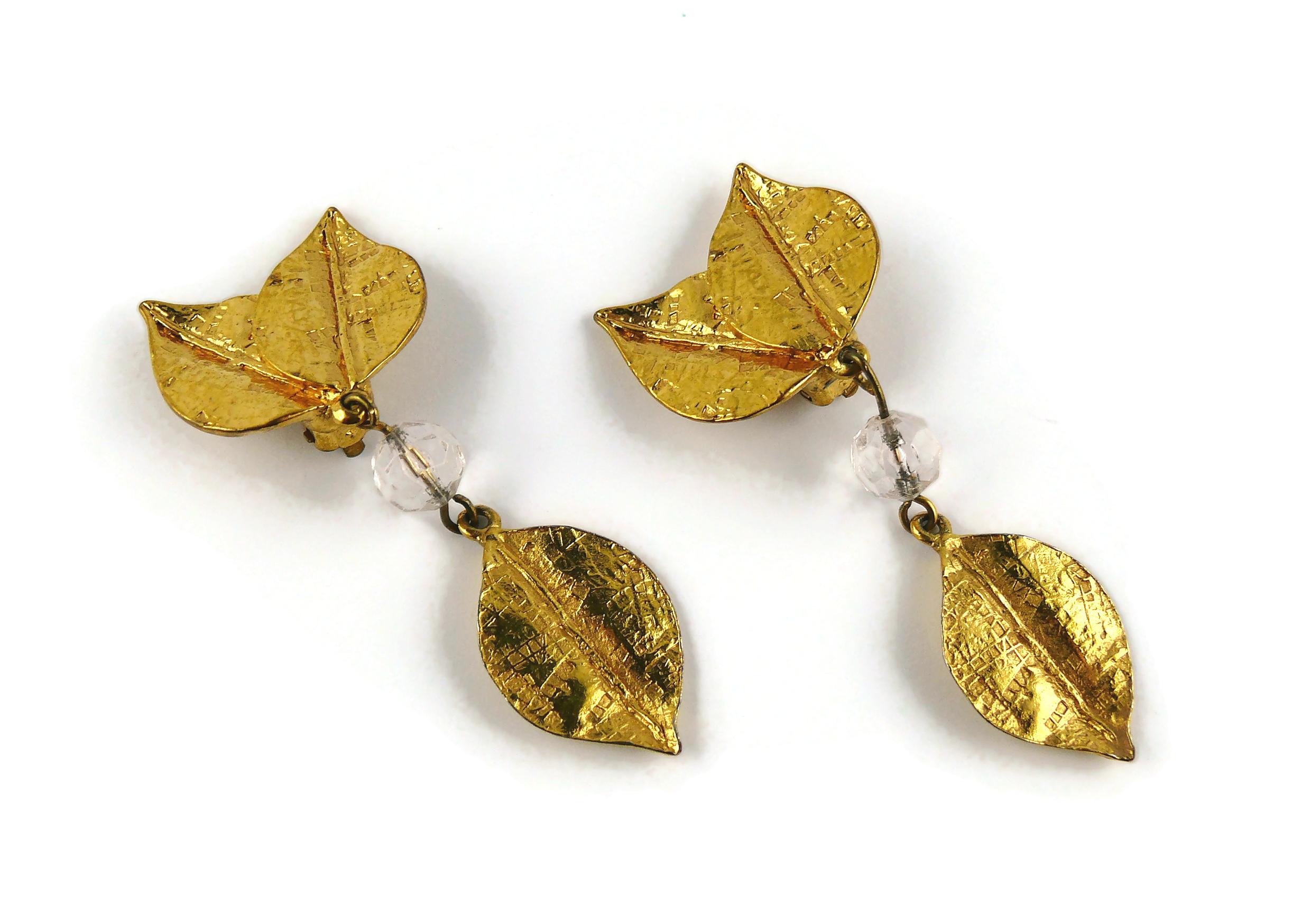 Boucles d'oreilles pendantes vintage Yves Saint Laurent YSL à feuilles texturées État moyen - En vente à Nice, FR