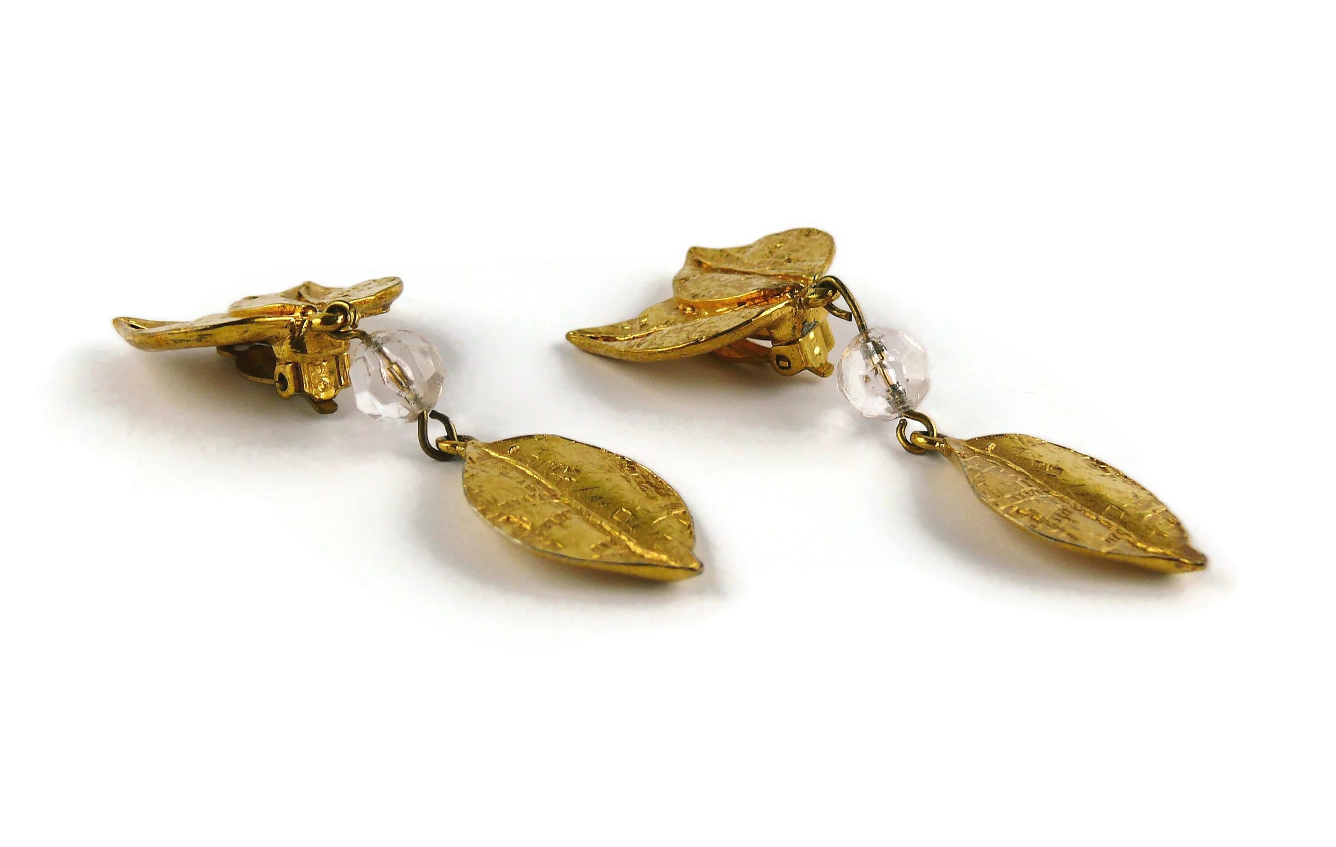 Boucles d'oreilles pendantes vintage Yves Saint Laurent YSL à feuilles texturées en vente 2