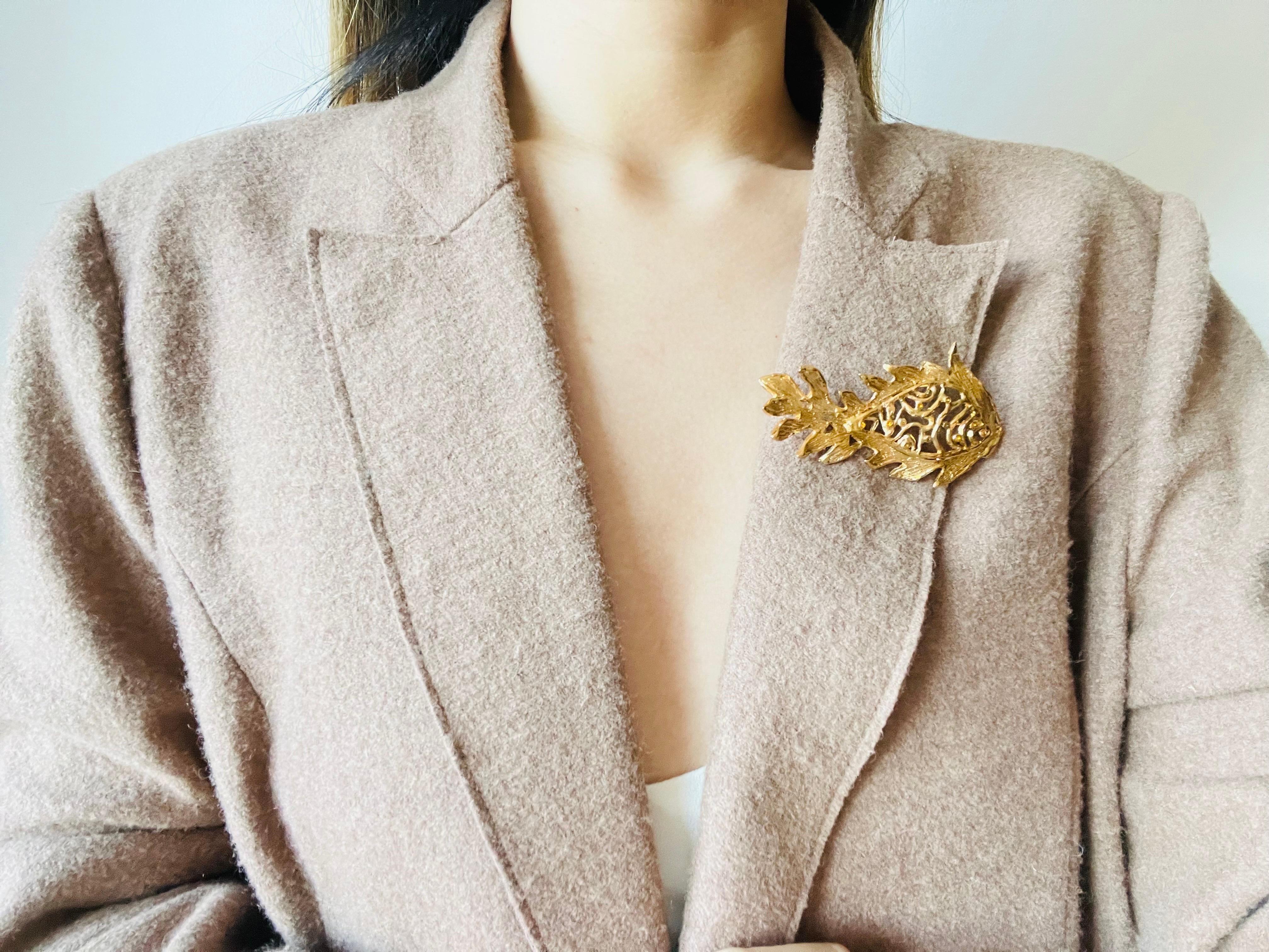 Yves Saint Laurent YSL Vintage Vivid Long Fish Yellow Crystals Openwork Brooch 5