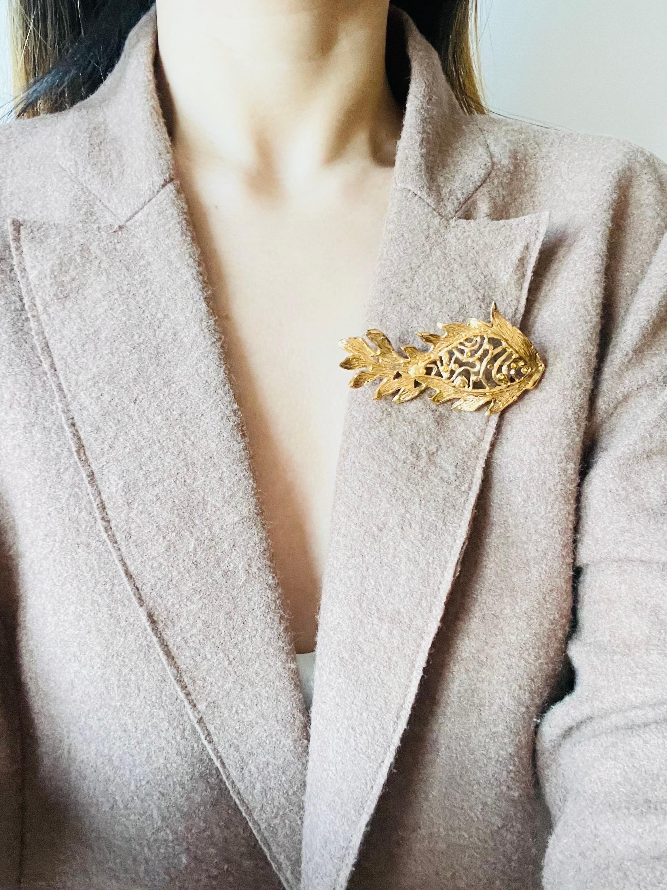 Yves Saint Laurent YSL Vintage Vivid Long Fish Yellow Crystals Openwork Brooch 4