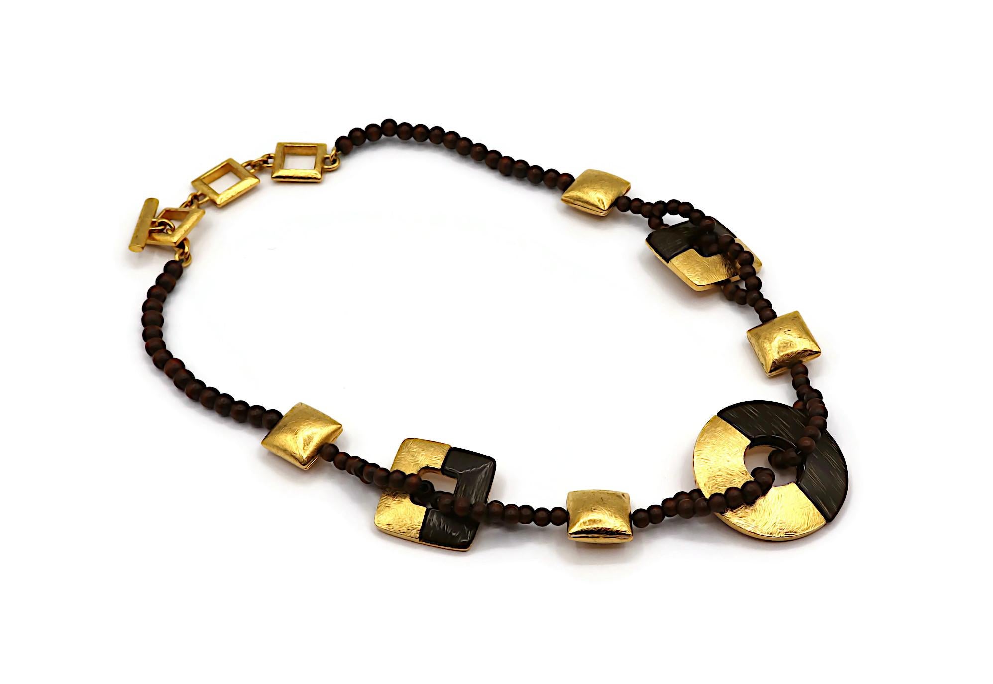 YVES SAINT LAURENT YSL Collier vintage en perles de bois et or Bon état à Nice, FR