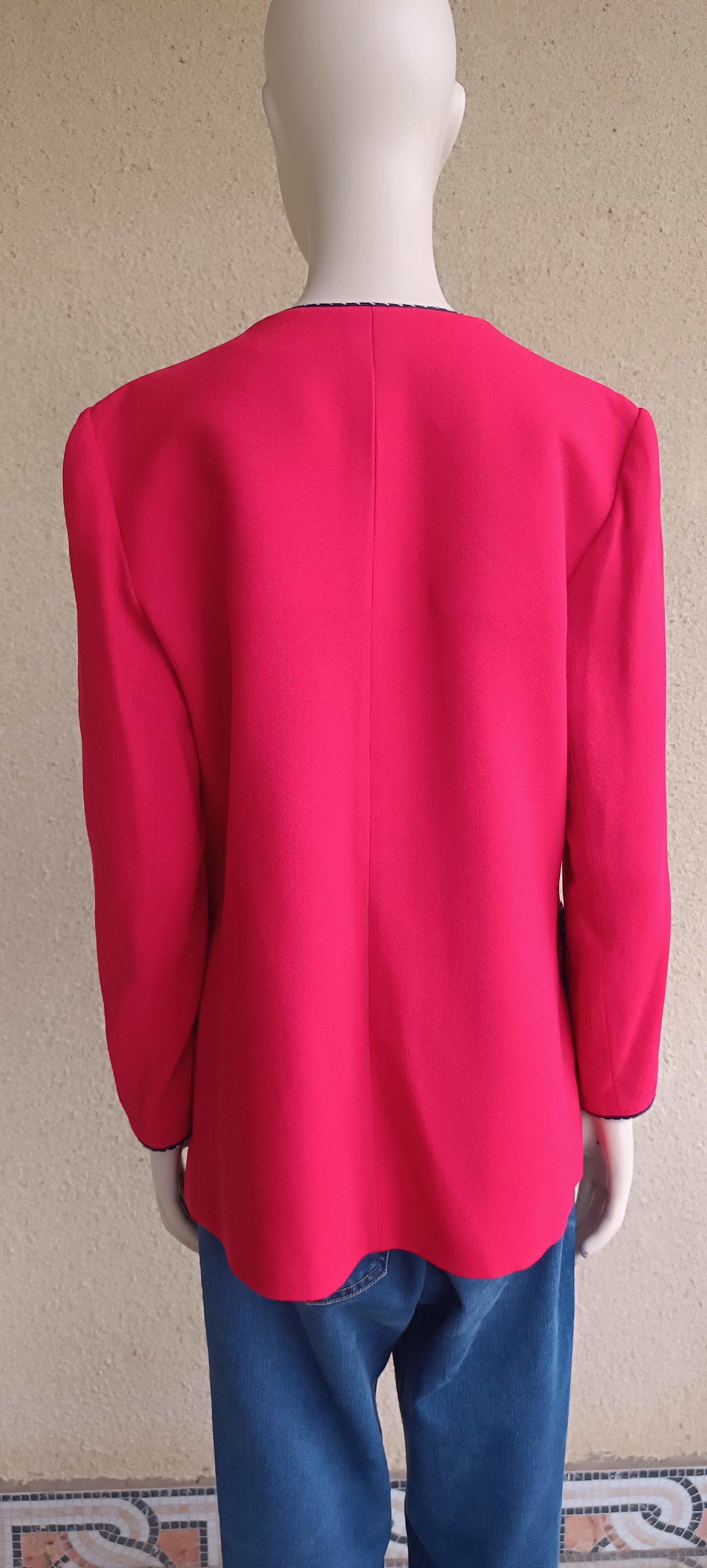 Yves Saint Laurent YSL Vintage Blazer / Giacca in lana rossa con finiture a contrasto In condizioni buone in vendita a Алматинский Почтамт, KZ
