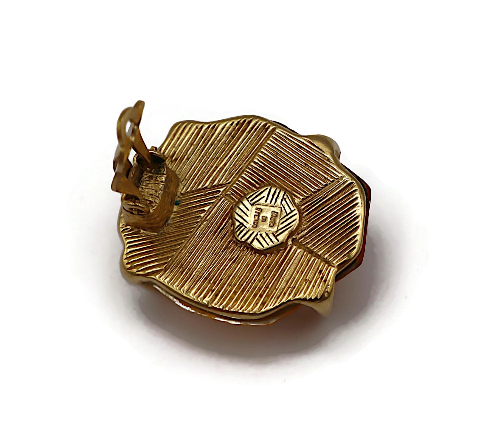 Yves Saint Laurent Boucles d'oreilles à clip en résine jaune YSL en vente 8