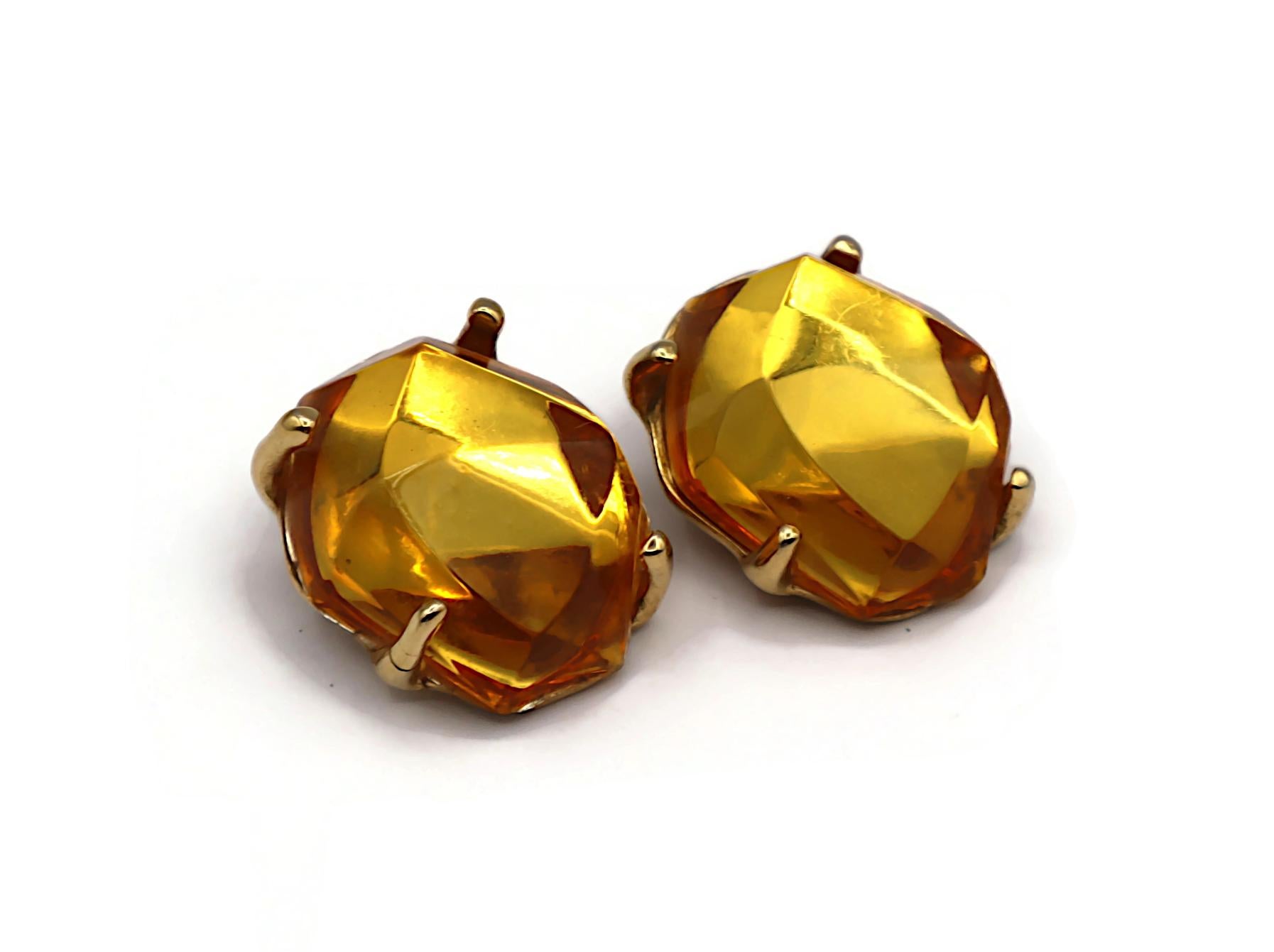 Yves Saint Laurent Boucles d'oreilles à clip en résine jaune YSL en vente 3