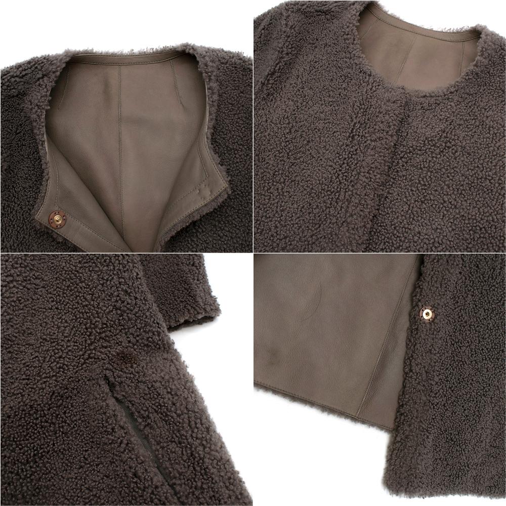 Yves Salmon Grey-Brown Reversible Shearling Collarless Coat - US 10 For Sale 3