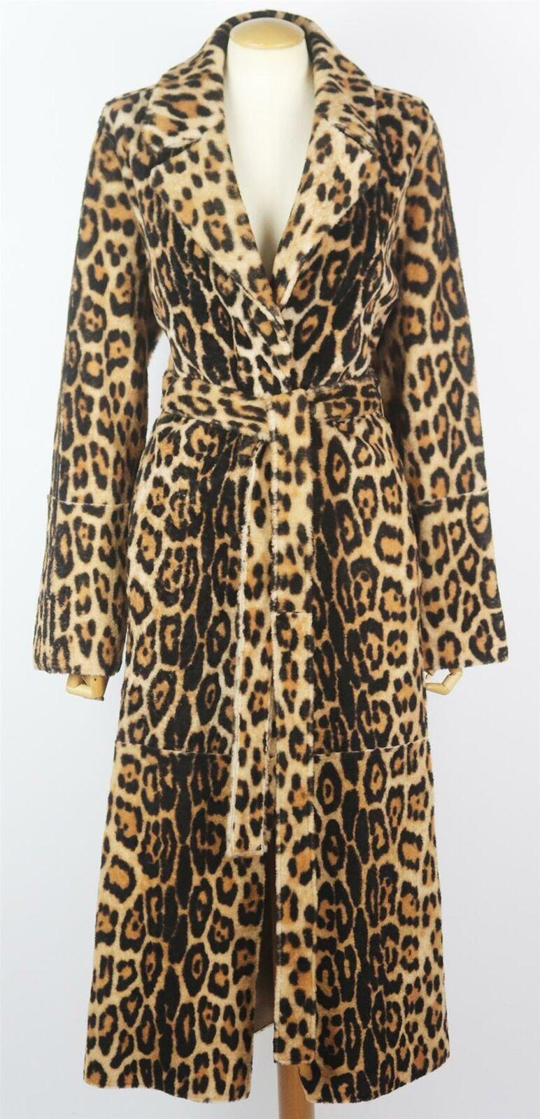 This Yves Salomon 'Lacon' coat allows you to fully embrace animal prints, it's made from fuzzy shearling and has notch lapels and a self-tie belt to cinch the loose silhouette with smooth leather reverse side.
Black, brown and beige leopard-print