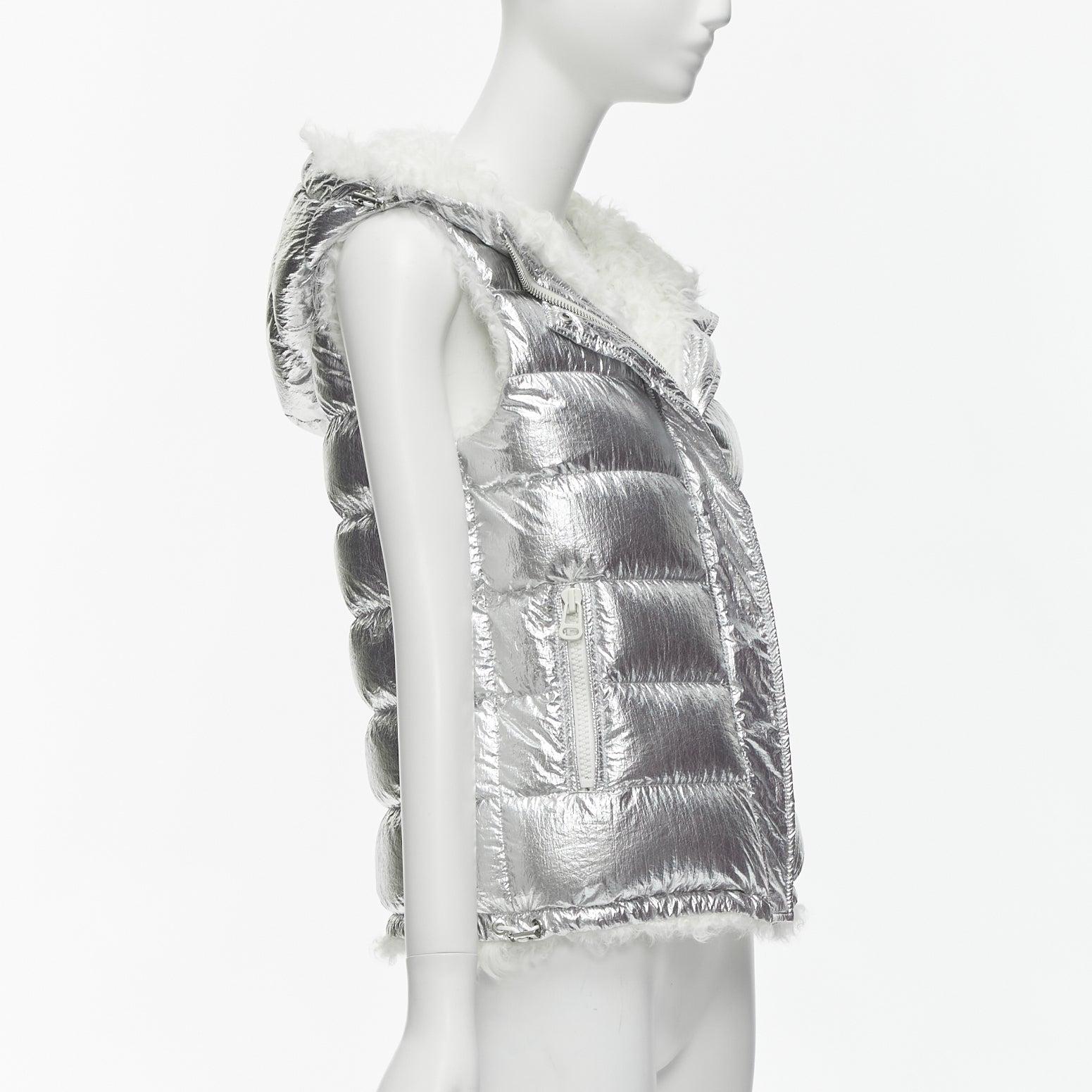 YVES SALOMON ARMY Reversible metallic silver lamb shearling puffer vest FR36 S In Excellent Condition For Sale In Hong Kong, NT