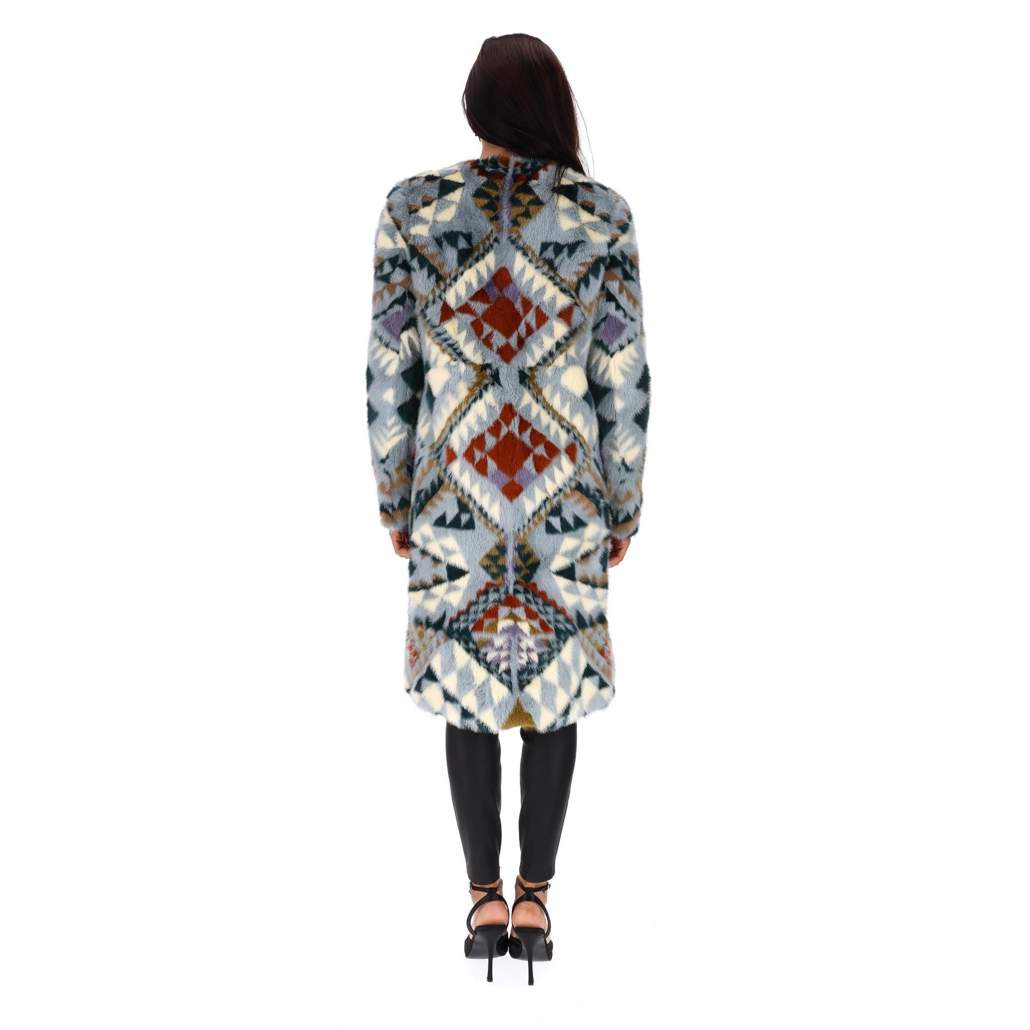 Yves Salomon Manteau en fourrure de vison imprimé aztèque Excellent état - En vente à London, GB