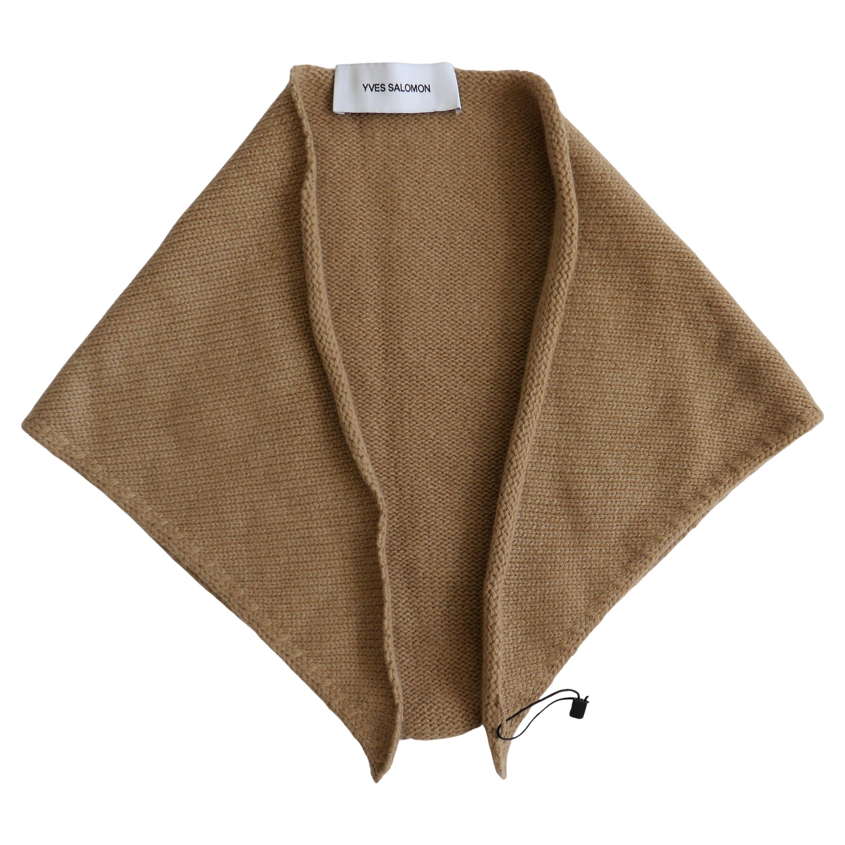 Bufanda triangular de cachemira Yves Salomon NWT en venta