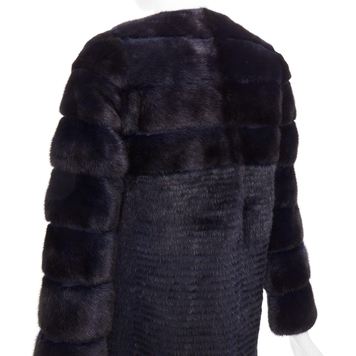 YVES SALOMON KIDS black navy horizontal mink fur work collarless coat Y12
Reference: AAWC/A01436
Brand: Yves Salomon
Collection: Kids
Material: Fur
Color: Black, Blue
Pattern: Solid
Closure: Snap Buttons
Lining: Blue Cashmere
Extra Details: Back