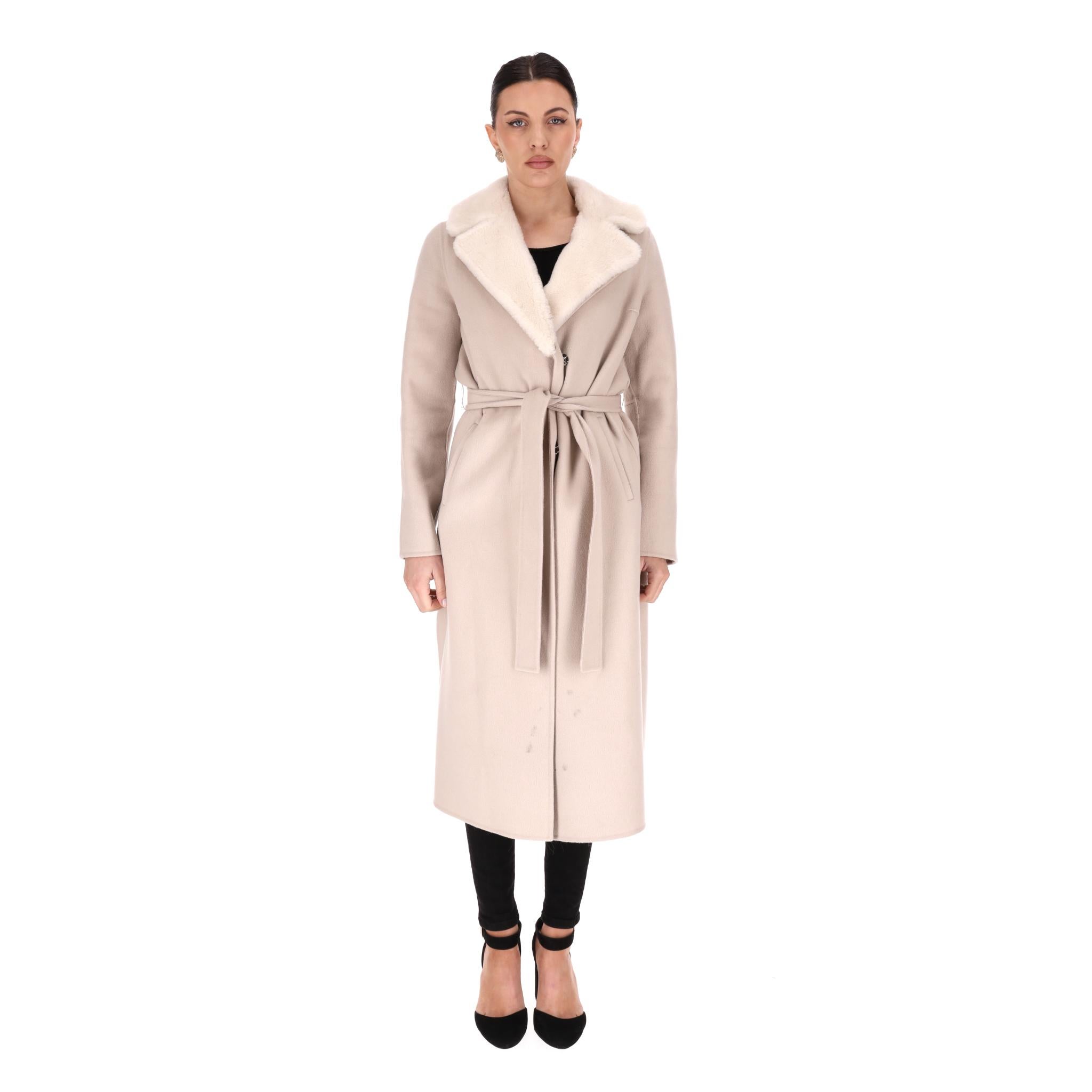Yves Salomon Wool & Cashmere Coat With Lamb Shearling Collar

Ivory long coat crafted from wool and cashmere blend with cream lamb shearling lapelled collar.

Detailed with belted design with concealed snap fastening along the centre.

Featuring