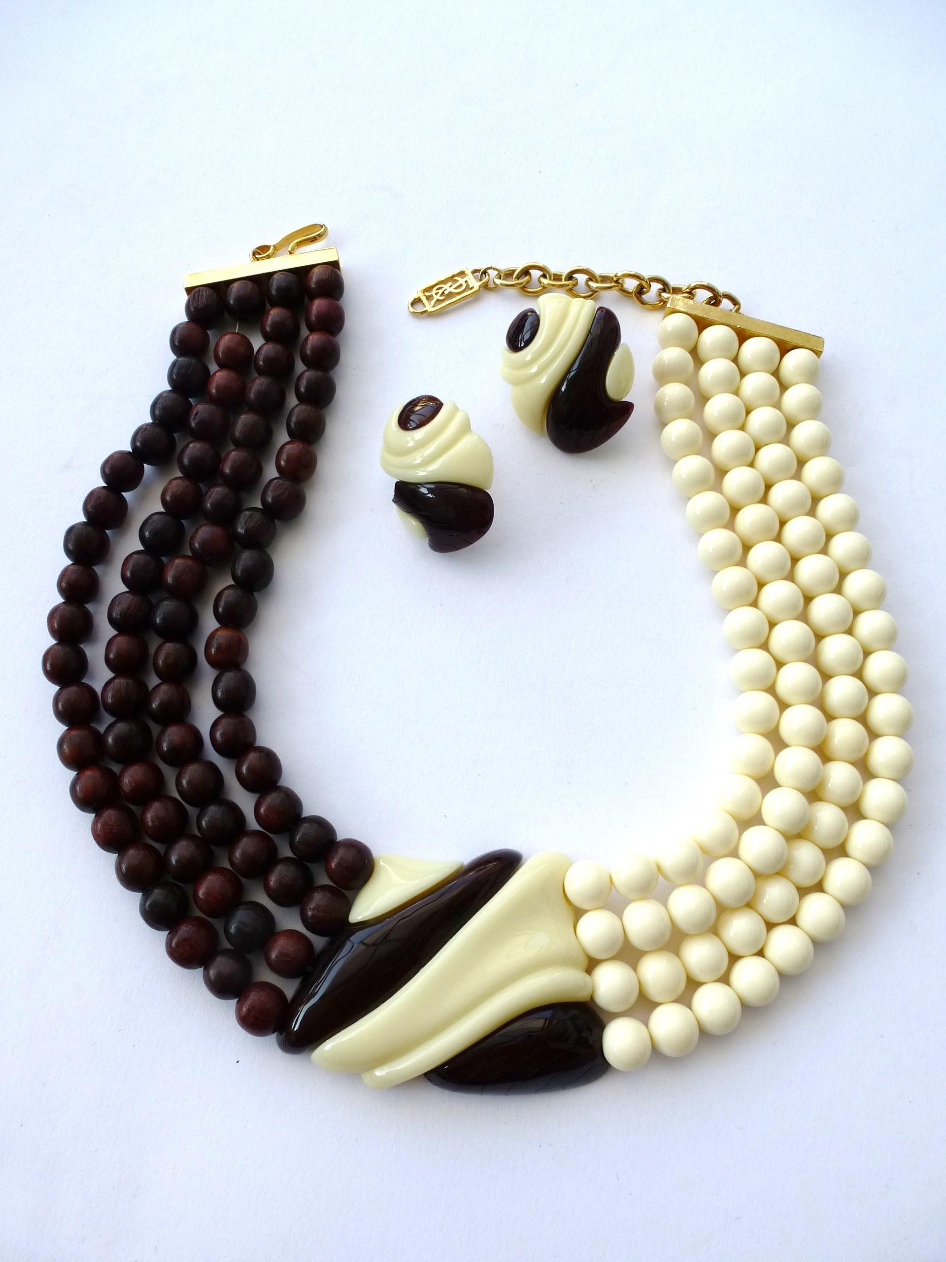 Yves Sant Laurent Paris necklace with matching  ear clip 1980s For Sale 2