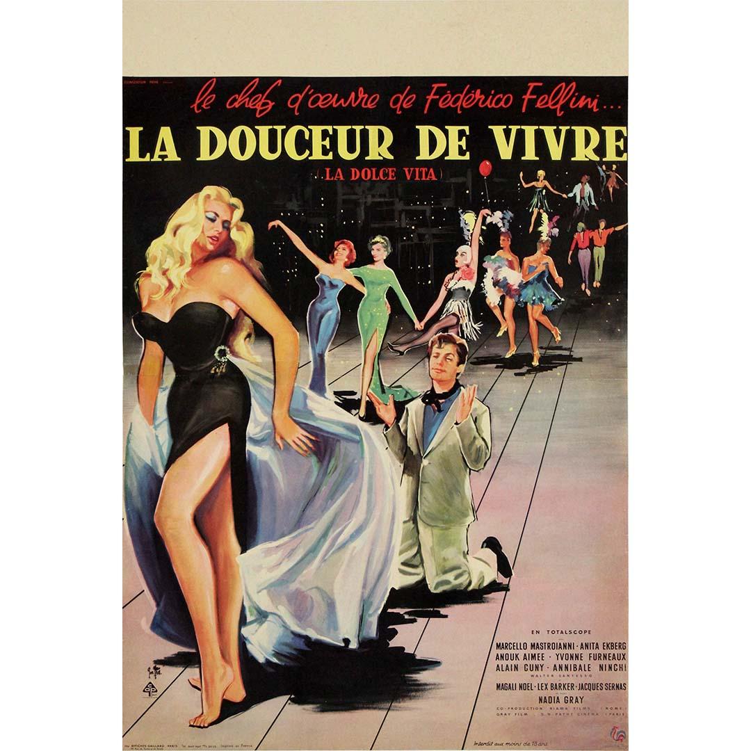 1960 originales französisches Plakat für La Dolce Vita - Federico Fellini – Print von Yves Thos
