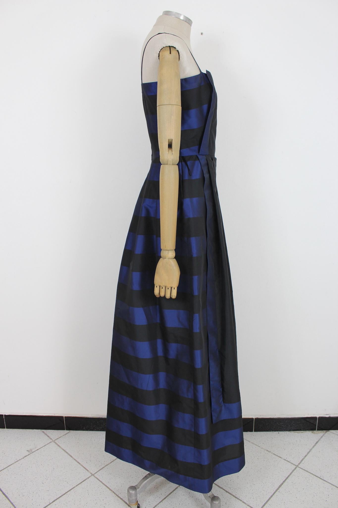 Noir Robe longue de soirée Yvette Paris bleue (années 1970) en vente