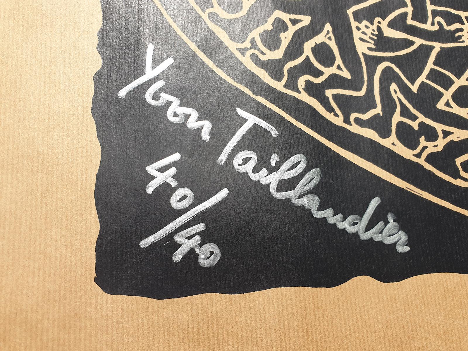 Tribal noir
2018
sérigraphie sur papier kraft
Signé et numérotée sur 40
40/40
avec certificat de la galerie
Œuvre : 65 x 100 cm
taille de l'image : 54 x 68.5 cm
Parfait état
Prix de vente : 290 euros