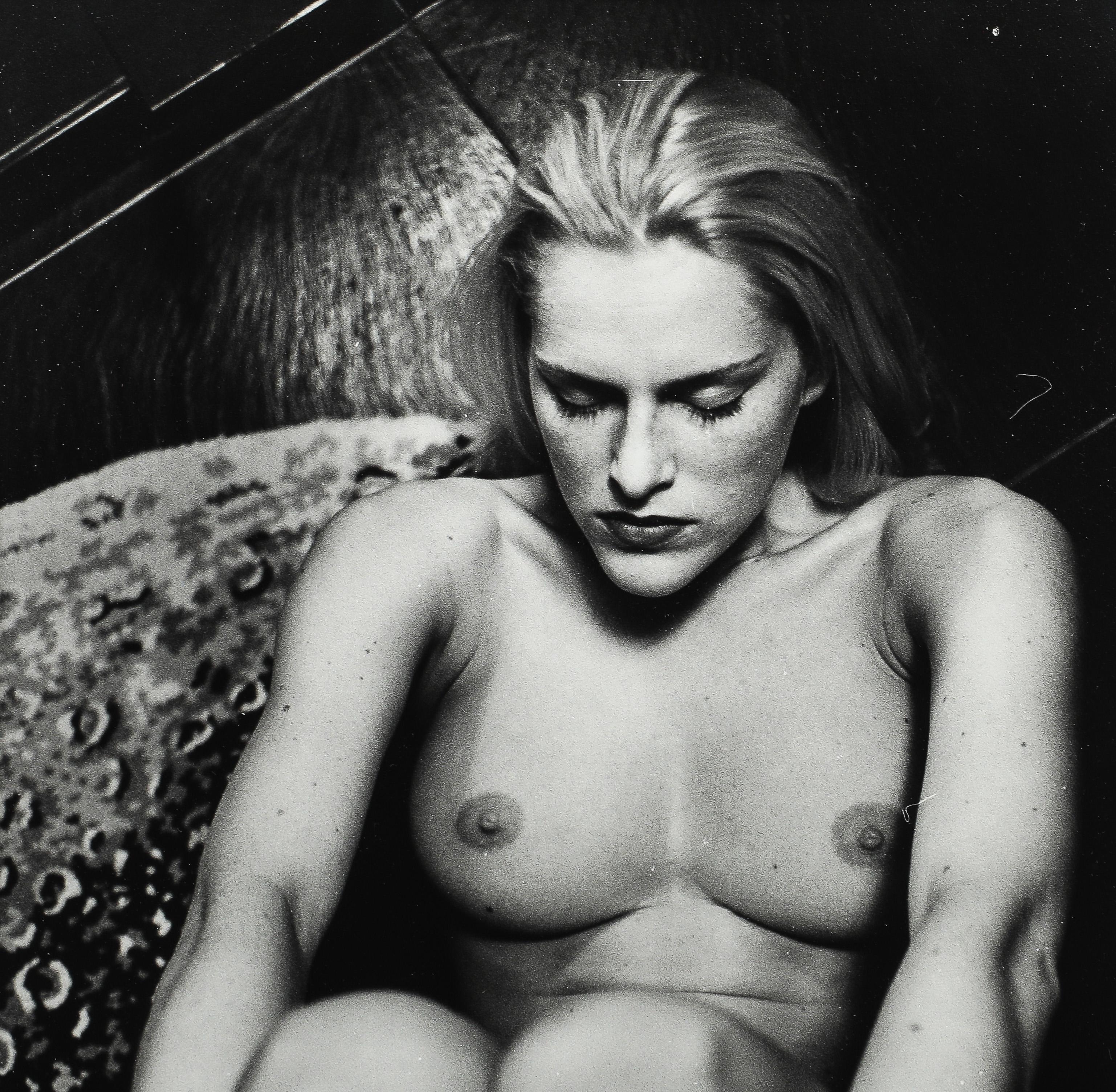 Yvonne IV, Monte Carlo, 1998, Signed by Helmut Newton Bon état - En vente à Lyndhurst, NJ