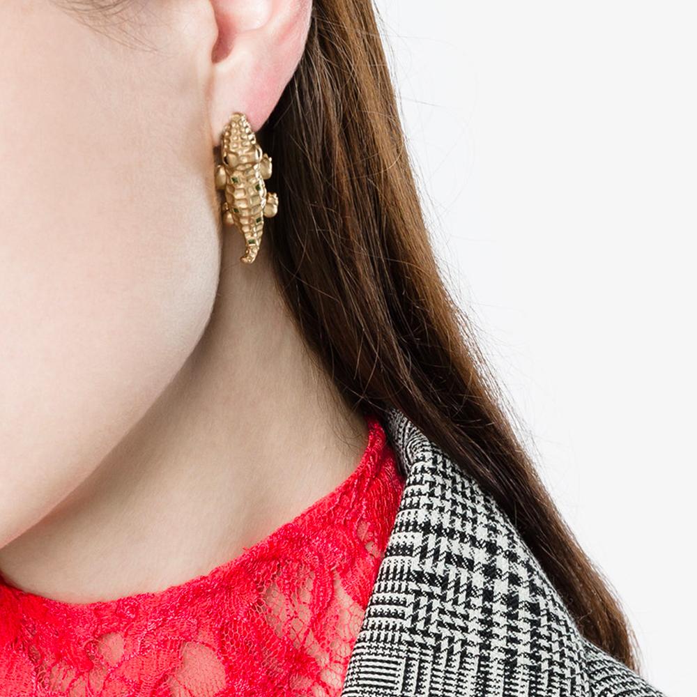 Women's or Men's Yvonne Leon's Crocodile Earring in 18 Carat Yellow Gold and Tsavorites For Sale