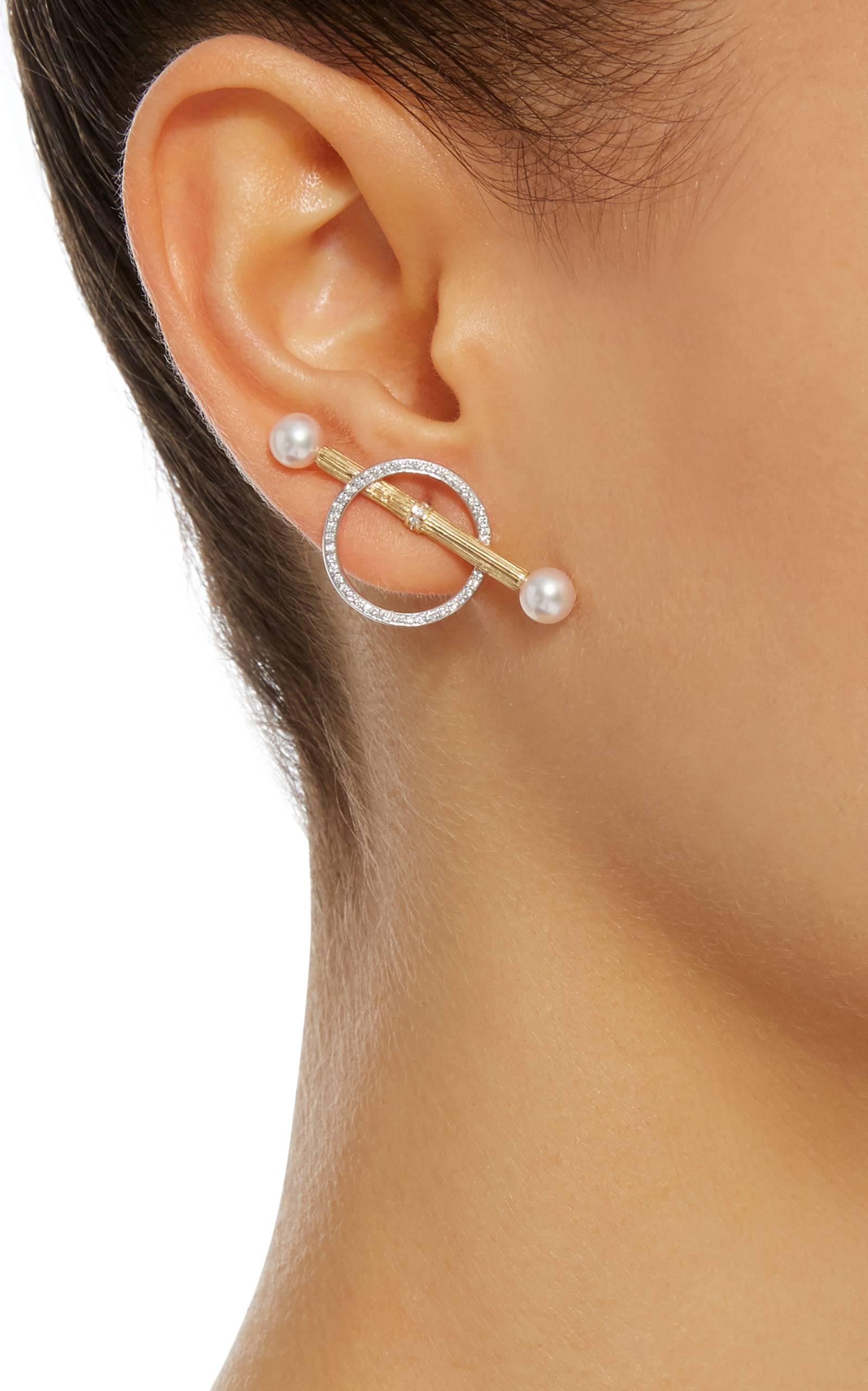 Earring in gold 18 carats 2,9gr approx.
Diamonds 0,20 carats approx.
Pearls 5/5,5
Sold by Unit
Alpa System of closure 