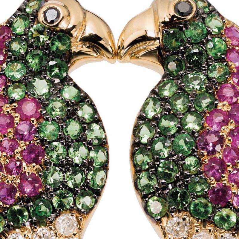 Yvonne leon's Pair of Earring Parrot in 18K Yellow Gold with Diamonds Tsavorites In New Condition For Sale In Paris, FR