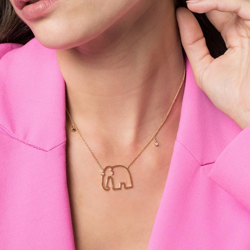 Yvonne Leon's Elephant Necklace in 18 Karat Yellow Gold with Diamonds In New Condition For Sale In Paris, FR