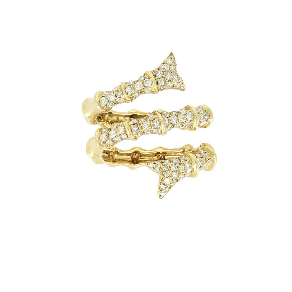 Yvonne Leon's Fish Pinky Ring in 18 Karat Yellow Gold with Diamonds In New Condition In Paris, FR