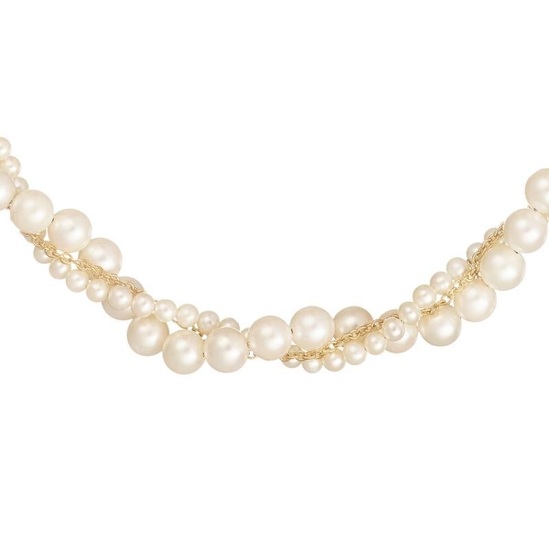 Necklace in 18K Yellow Gold 60,5gr approx.
White pearls 246,6 carats approx.
Adjustable 39/41/43cm
