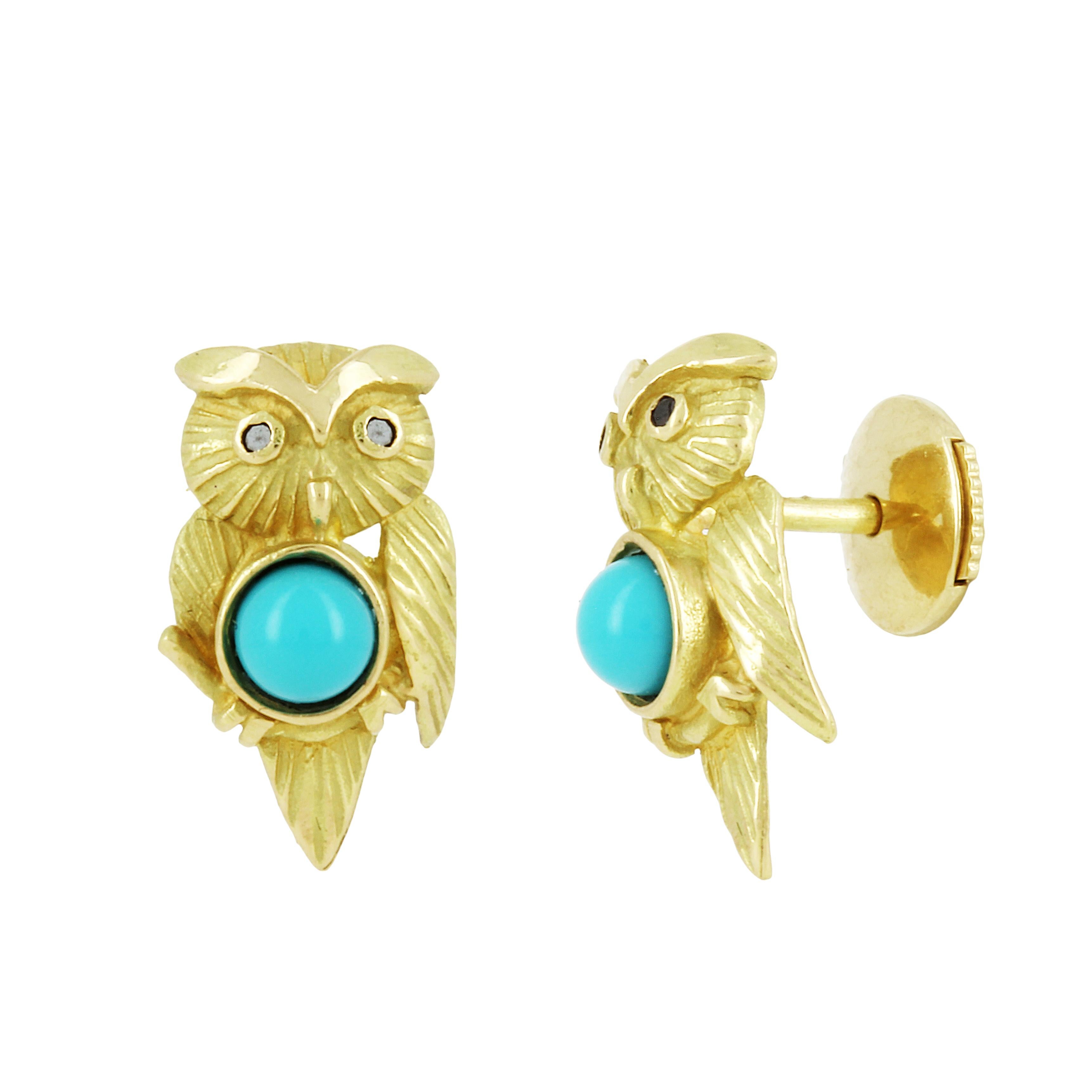 Round Cut Yvonne Leon's Pair of Owl Earrings Studs in 18 Carat Yellow Gold and Turquoises For Sale