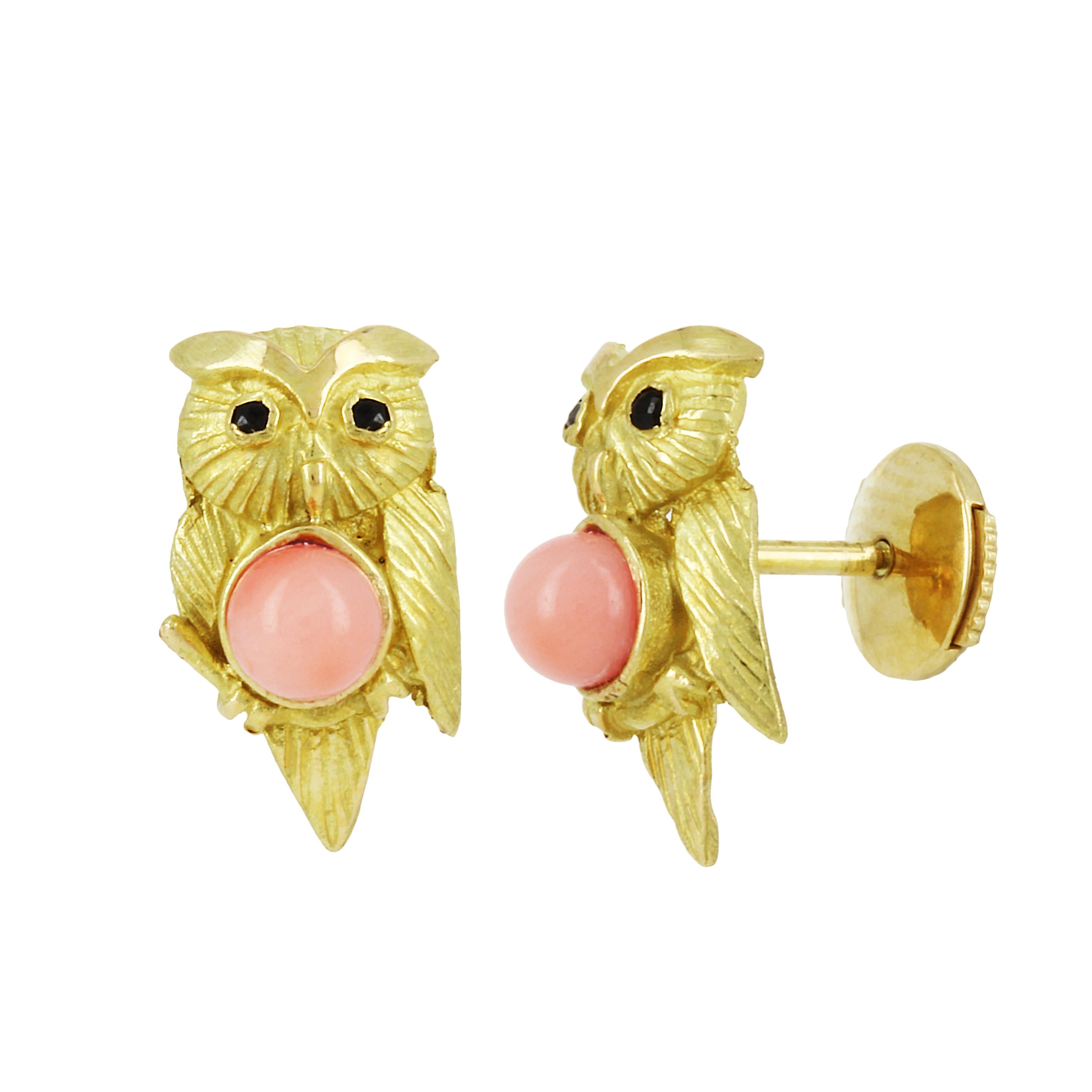 Round Cut Yvonne Leon's Pari of Owl Earrings Studs in Yellow Gold 18 Carat and Corals For Sale