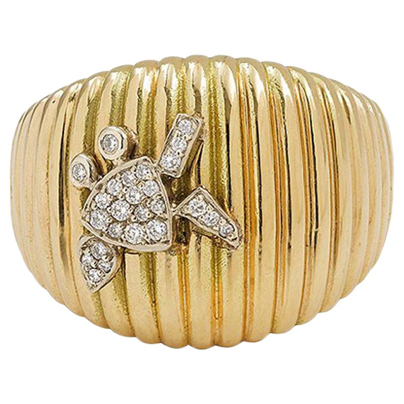 Yvonne Leon's Ring Crab in Yellow Gold 18 Carat and Diamonds For Sale