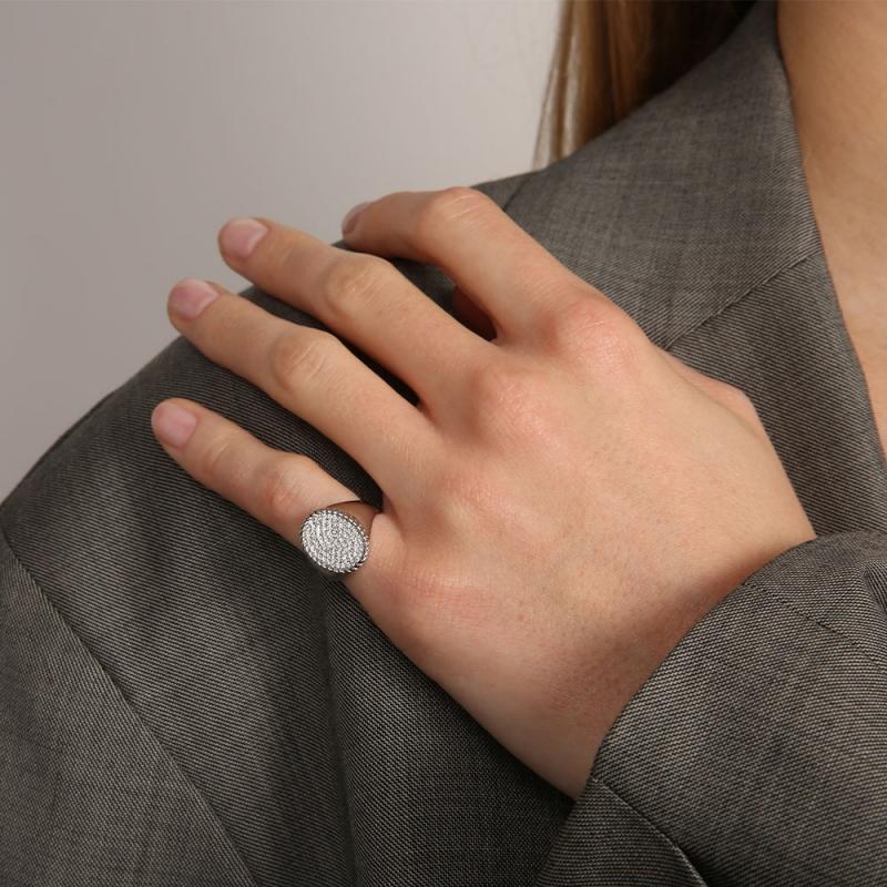 Women's or Men's Yvonne Leon's Signet Diamond Ovale Ring in 18 Karat White Gold and Diamonds  For Sale