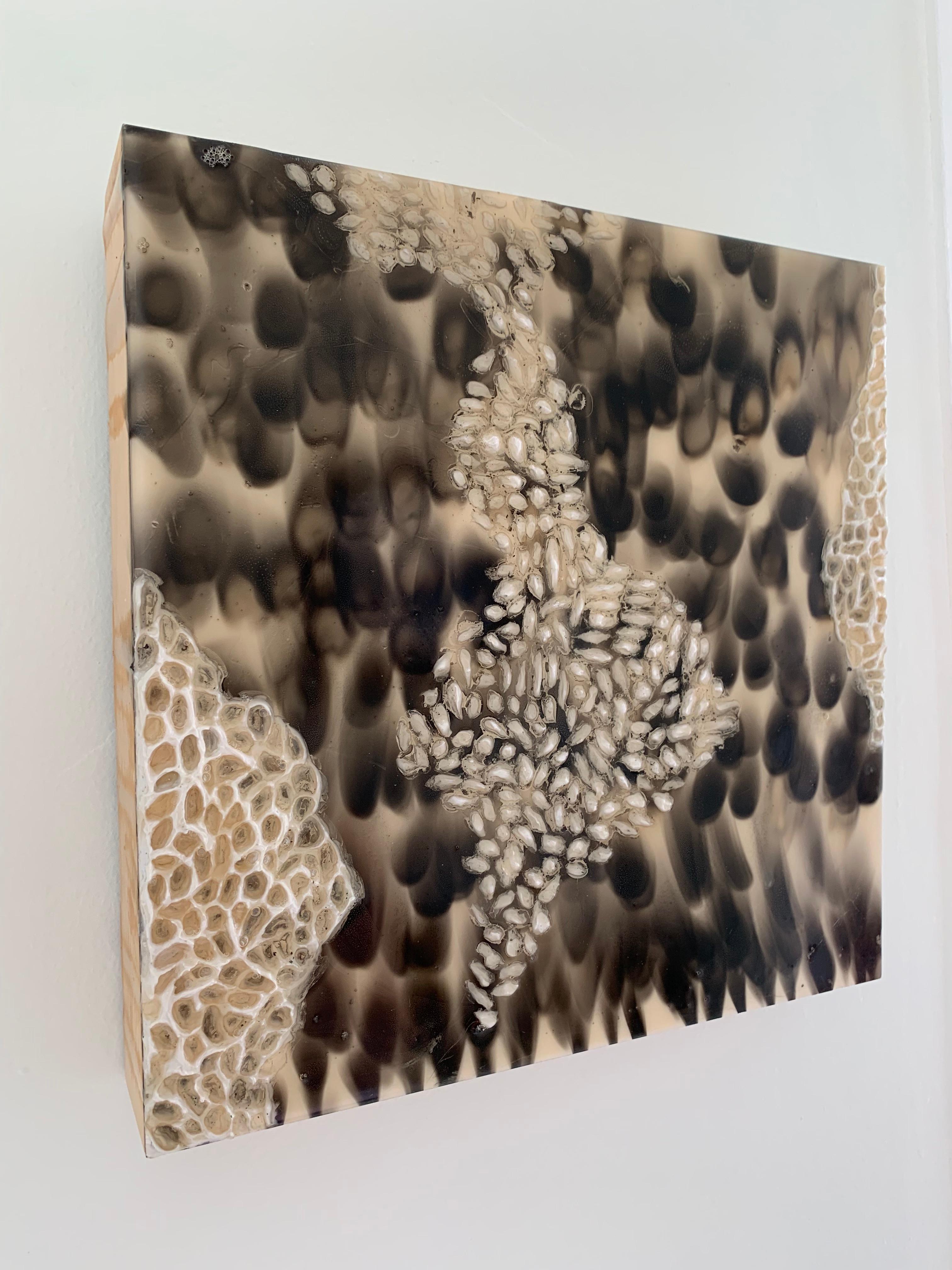 Yvonne Love, Wurzelholzmalerei, 2014 im Angebot 3