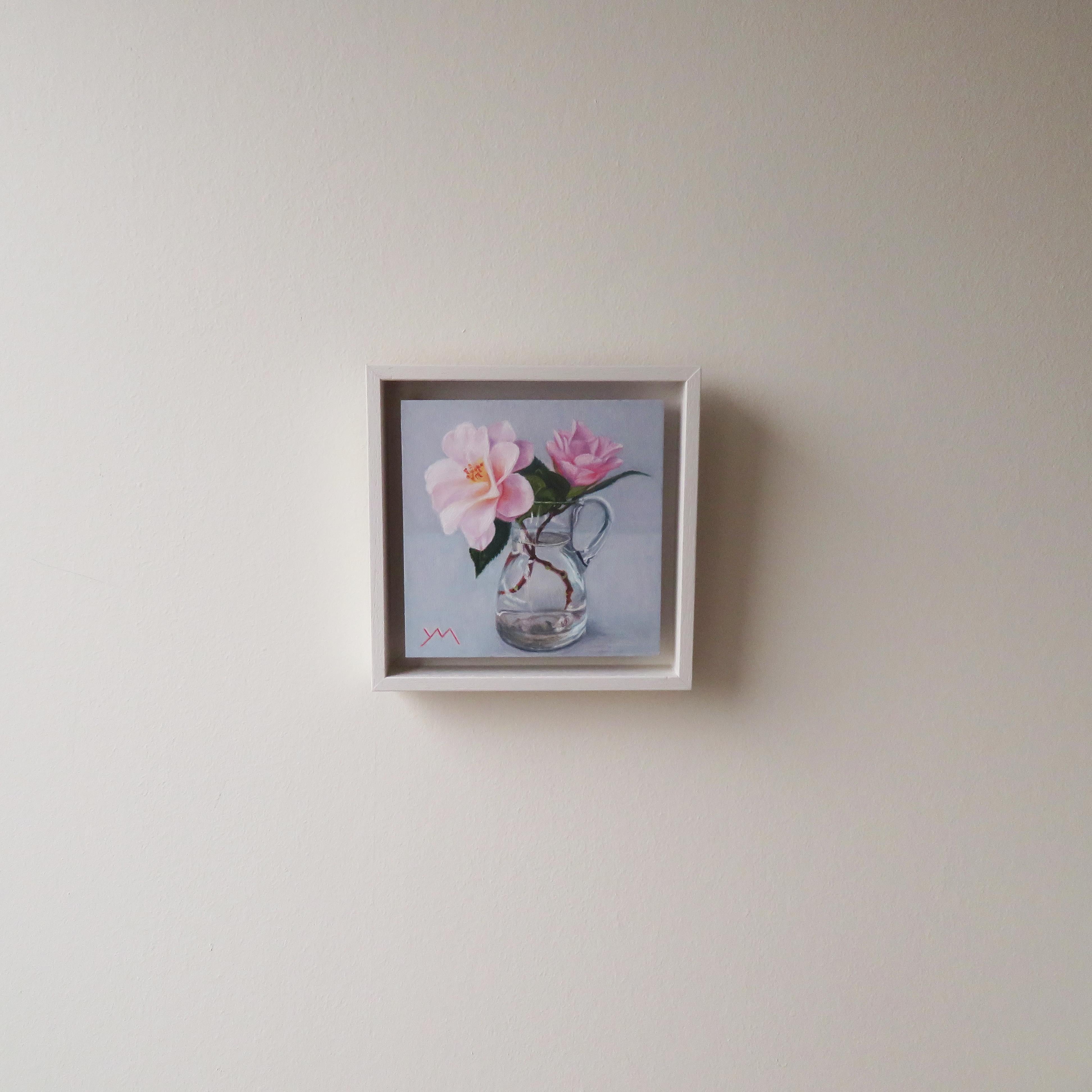 „Camellias From My Garden II“, Stillleben, Ölgemälde – Painting von Yvonne Melchers