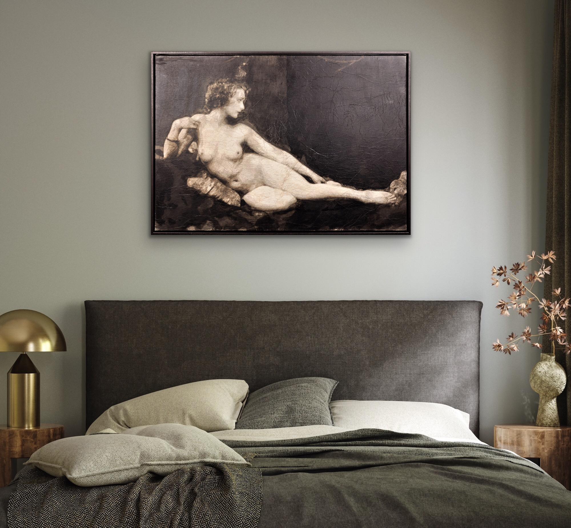 YZ Women From Another Century Who Are Alternately Fatal, Dreamy And Provocative For Sale 4