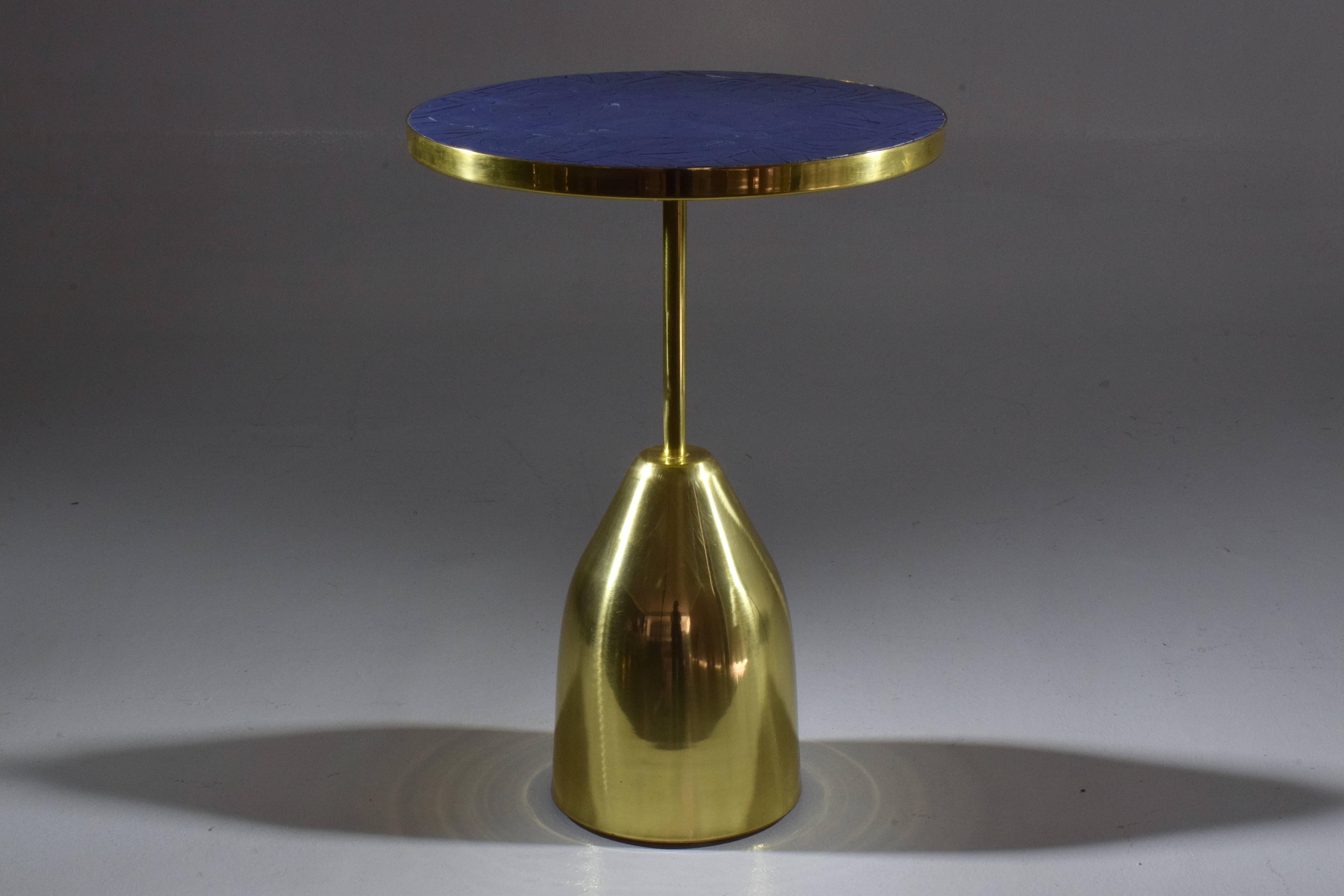 Contemporary handcrafted guéridon side table composed of a solid brass structure and designed with an intricate blue mosaic tile tabletop modern graphic zellige design. The Zel.II.III.360 is part of the Flow collection, an ode to movement created by