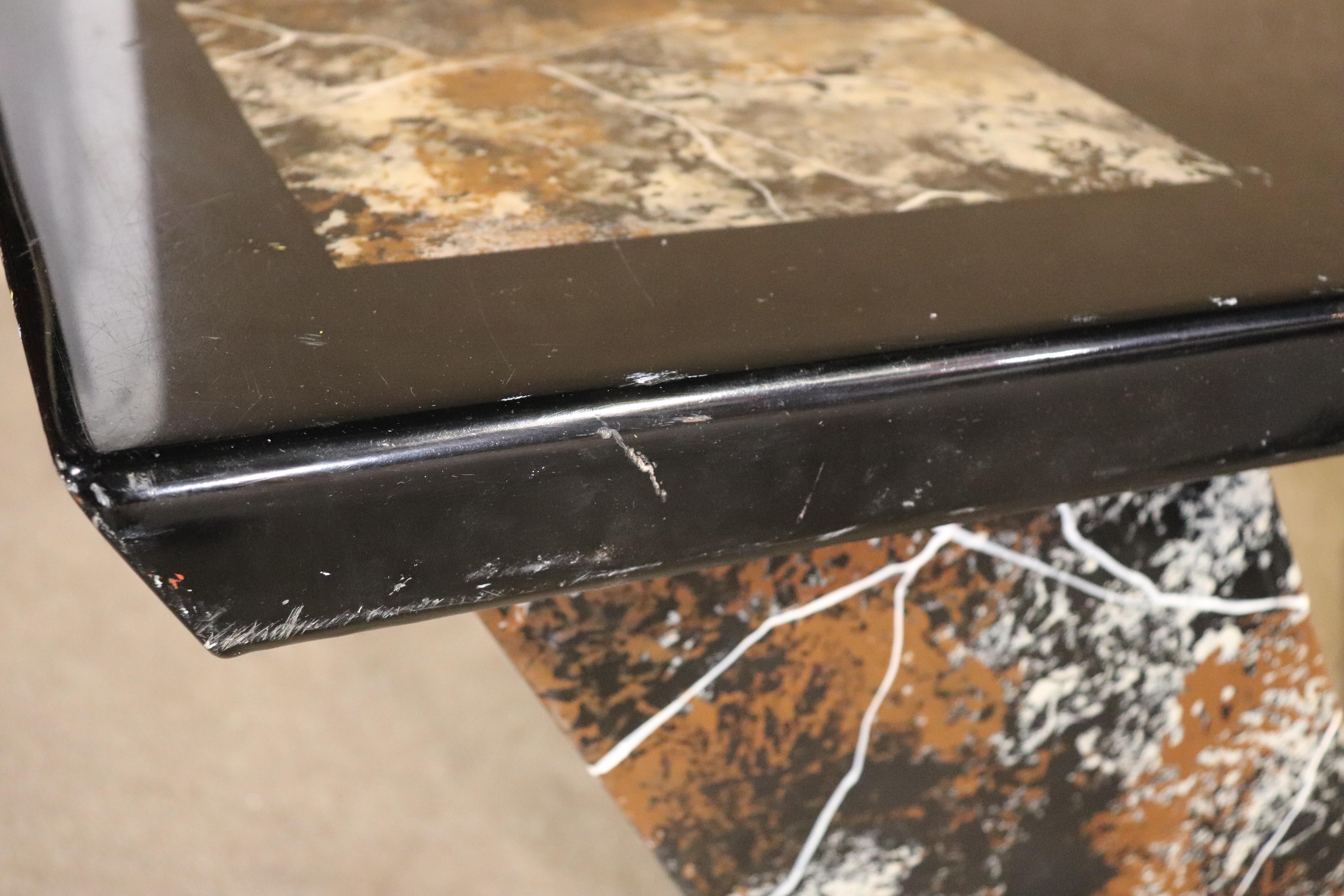 Tables d'appoint en pierre en forme de 'Z en vente 6